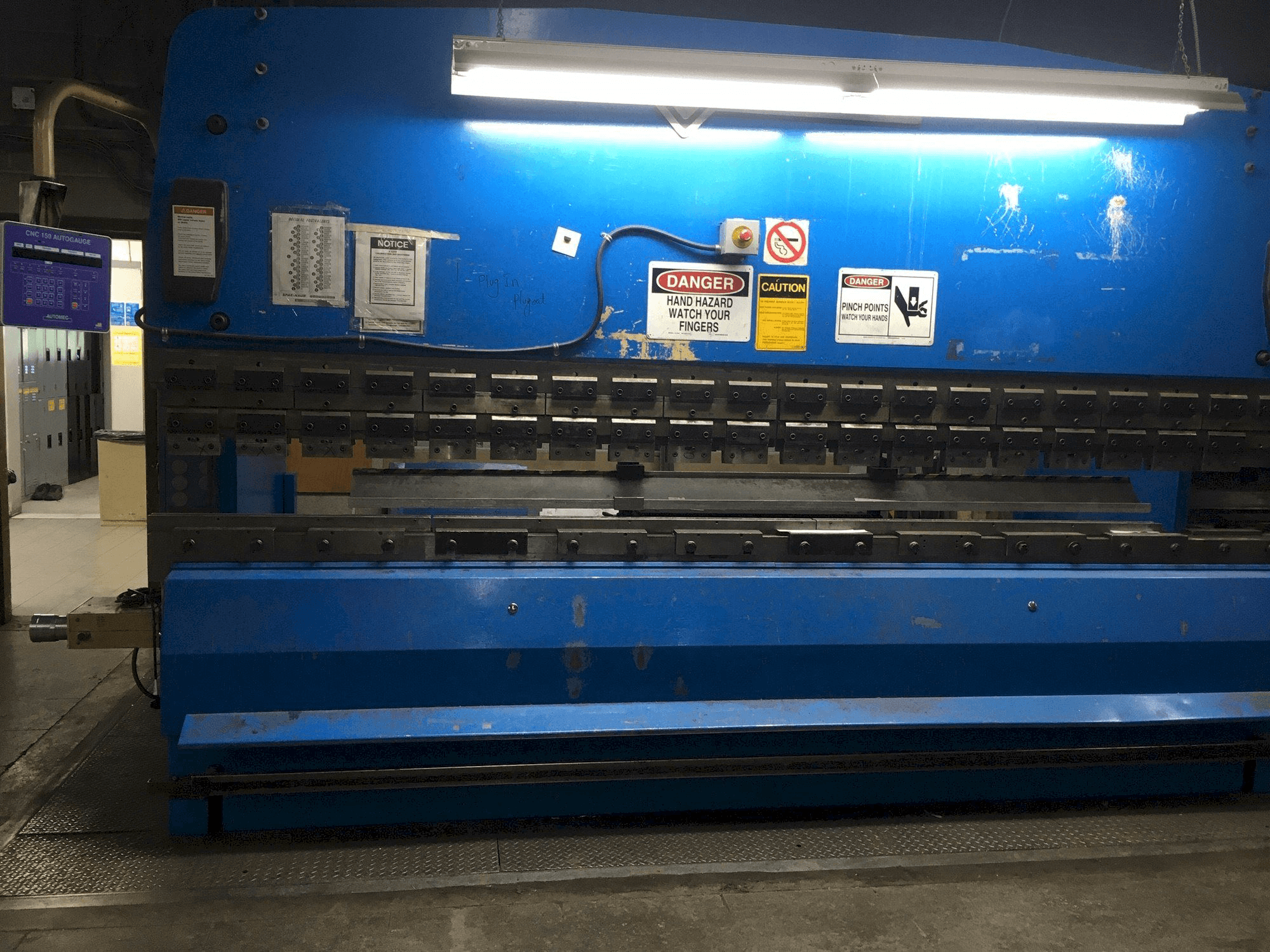 Vooraanzicht van PROMECAM 204 machine