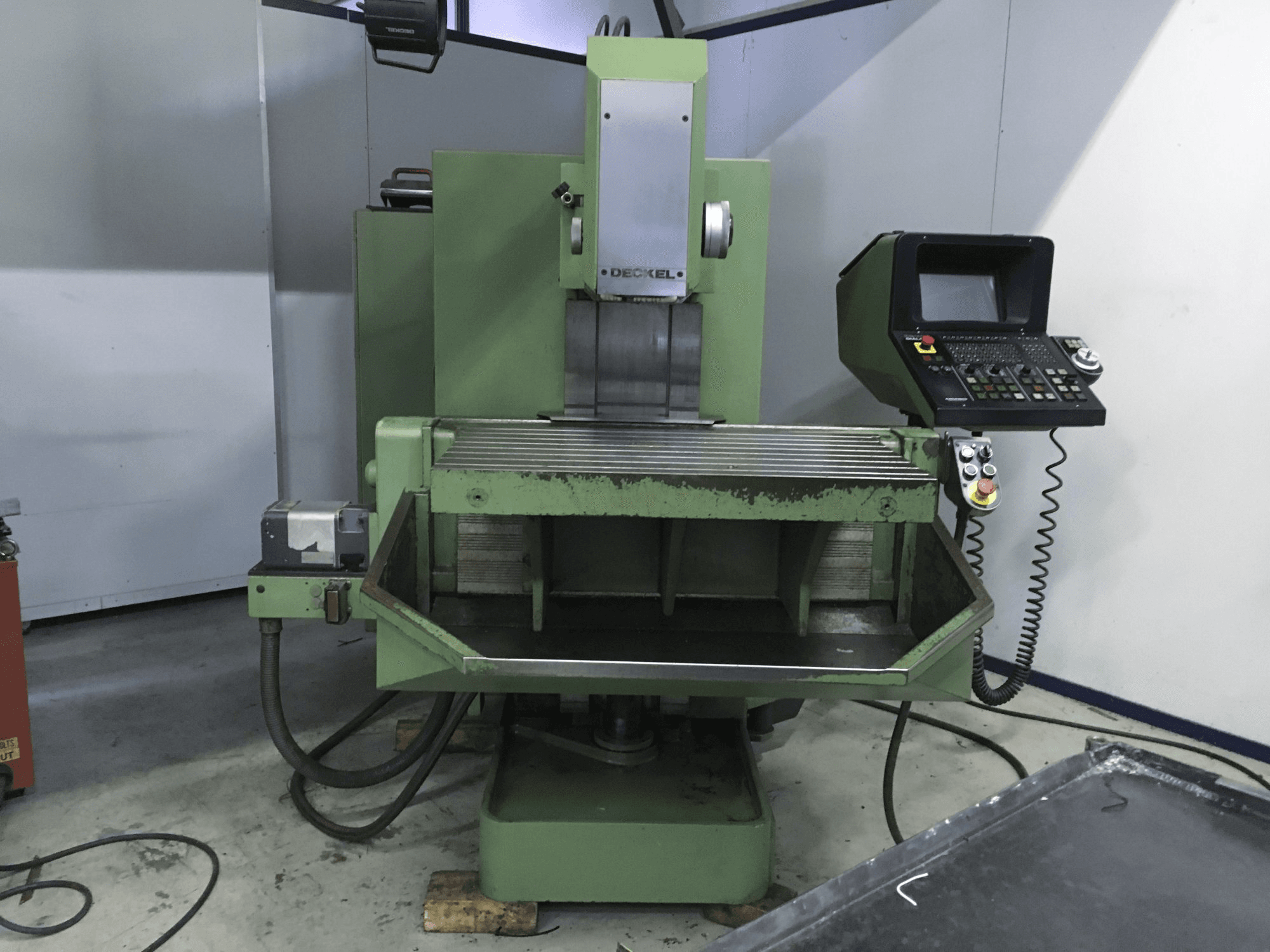 Vooraanzicht van DECKEL FP4NC machine