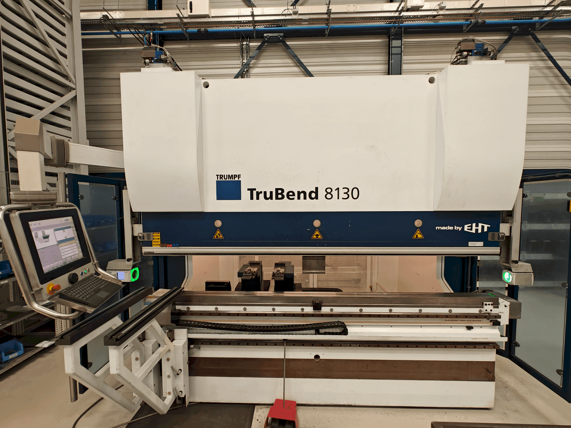 Vooraanzicht van TRUMPF EHT TruBend 8130-30 machine