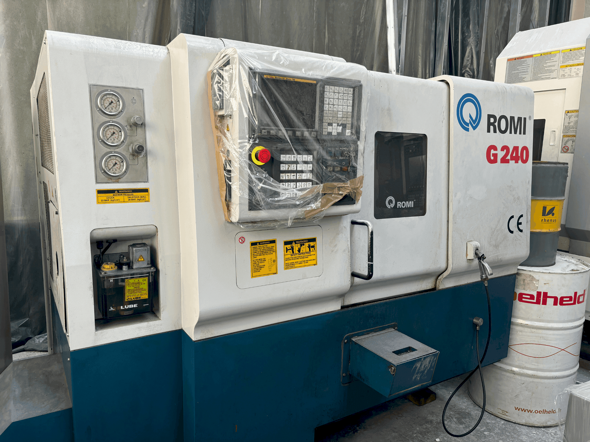 Vooraanzicht van Romi G240 machine