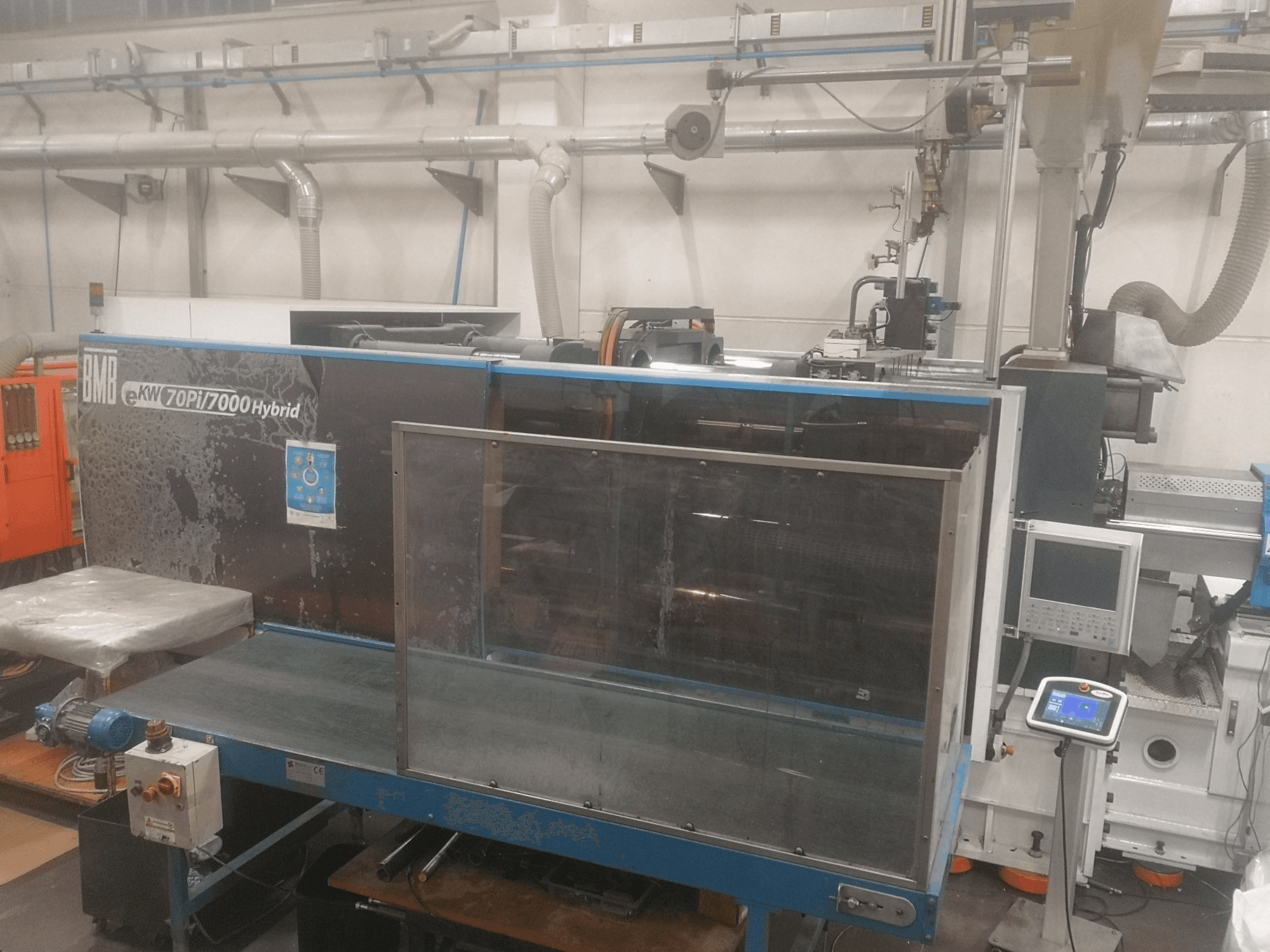 Vooraanzicht van BMB Ekw 70pi Hybrid machine