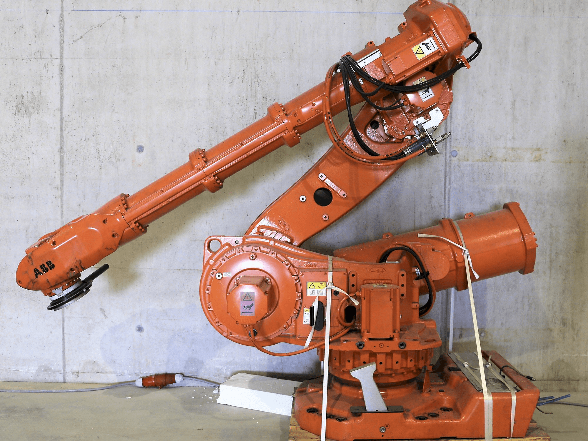 Vooraanzicht van ABB 6650 machine