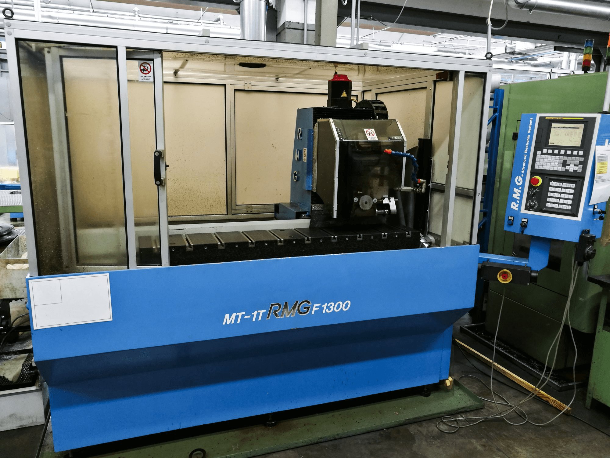 Vooraanzicht van RMG MT-1T-F 1300 machine