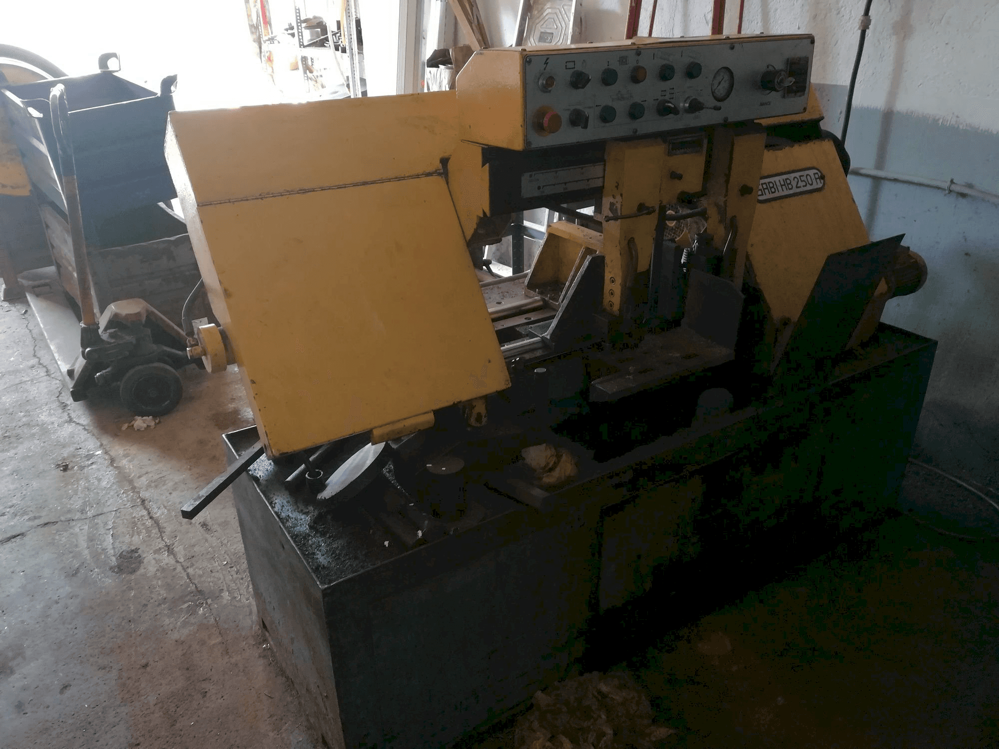 Vooraanzicht van Sabi HB 250 A machine