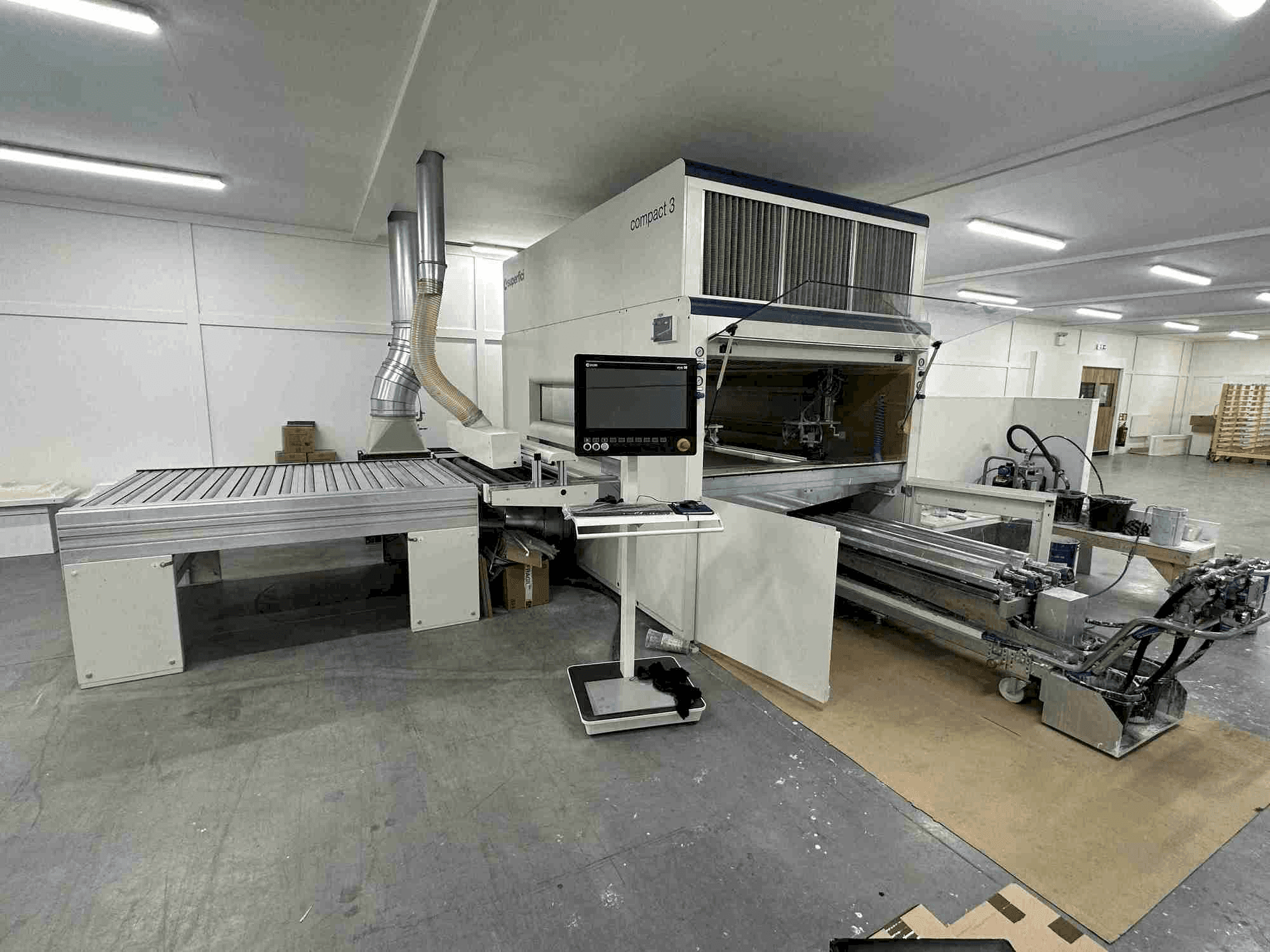 Vooraanzicht van SUPERFICI Compact 3 R machine