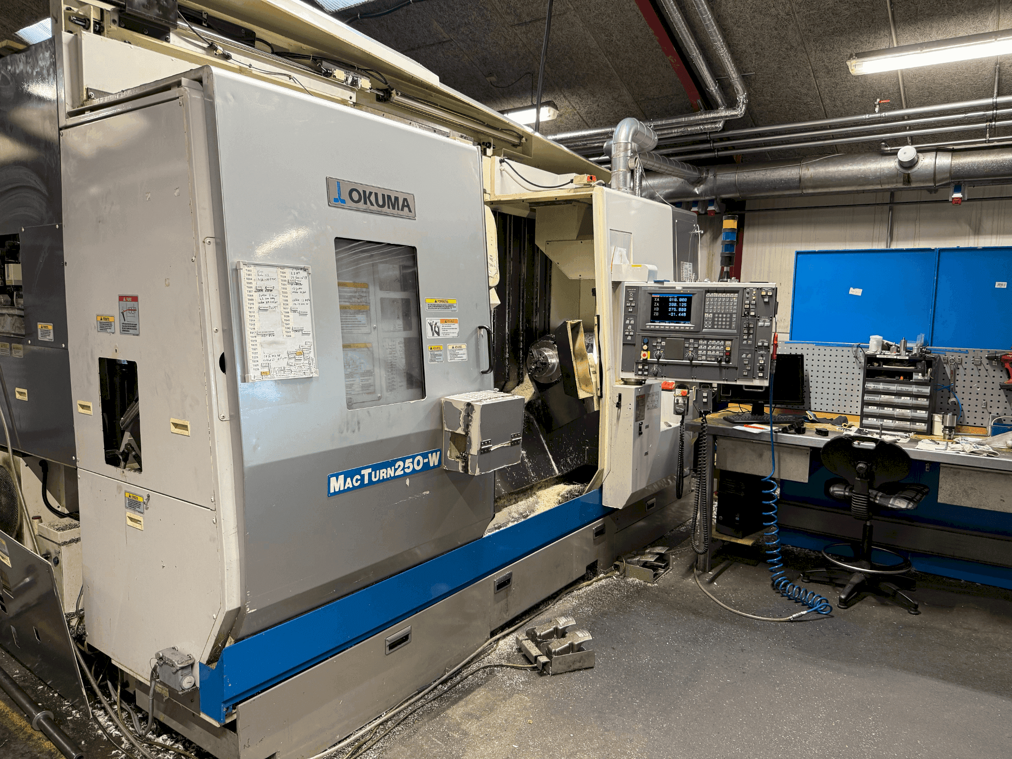 Vooraanzicht van Okuma MacTurn 250-W machine