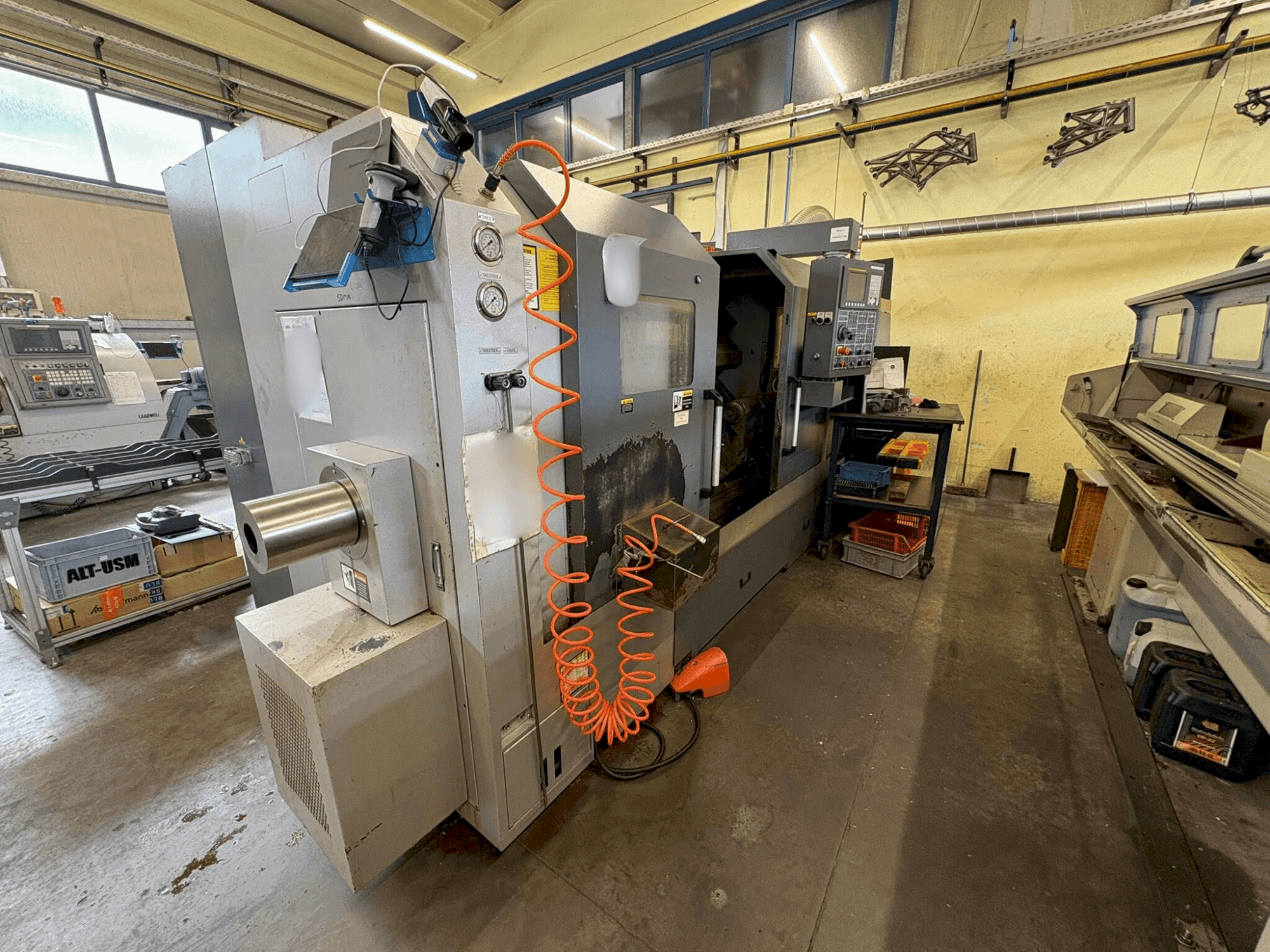 Vooraanzicht van Leadwell T7-M machine