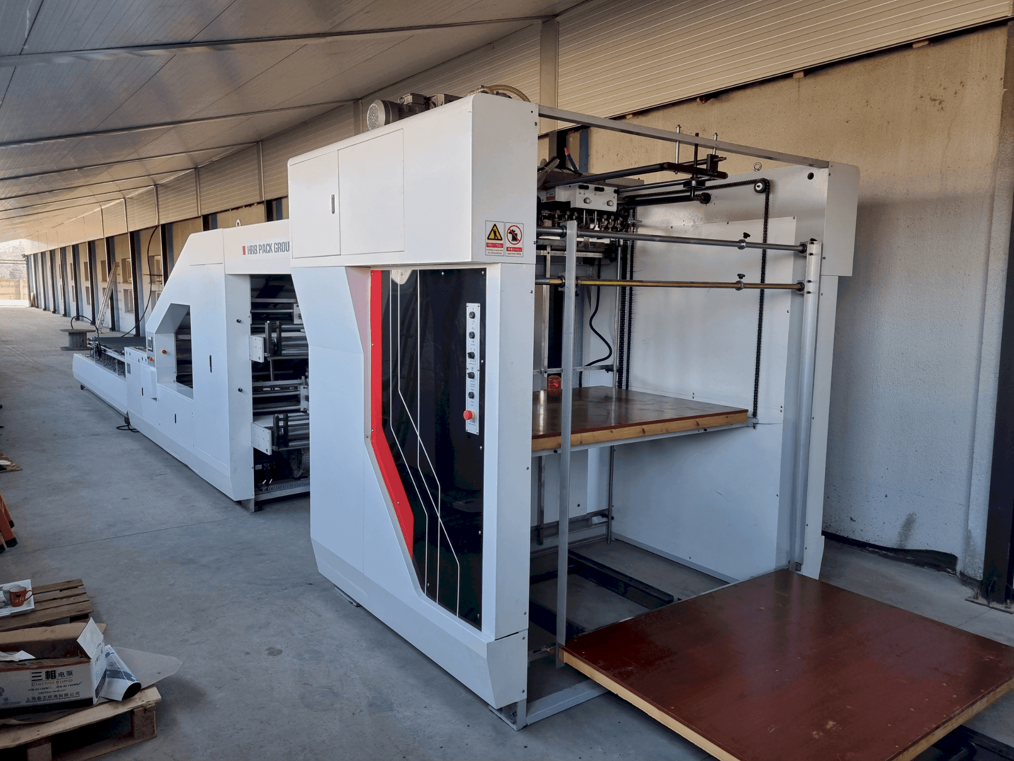 Vooraanzicht van HRB HRB-1450F machine