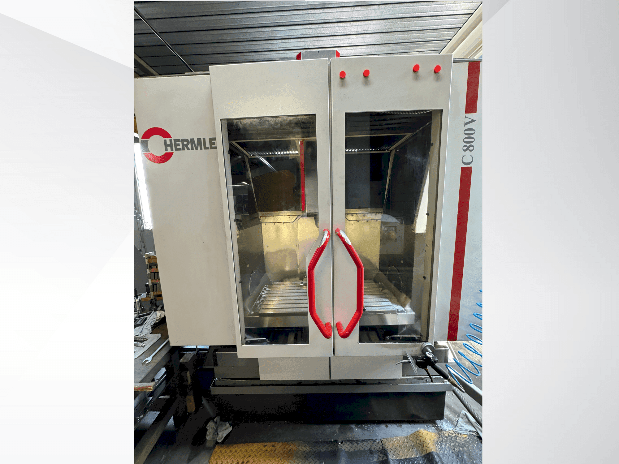 Vooraanzicht van HERMLE C 800 V machine