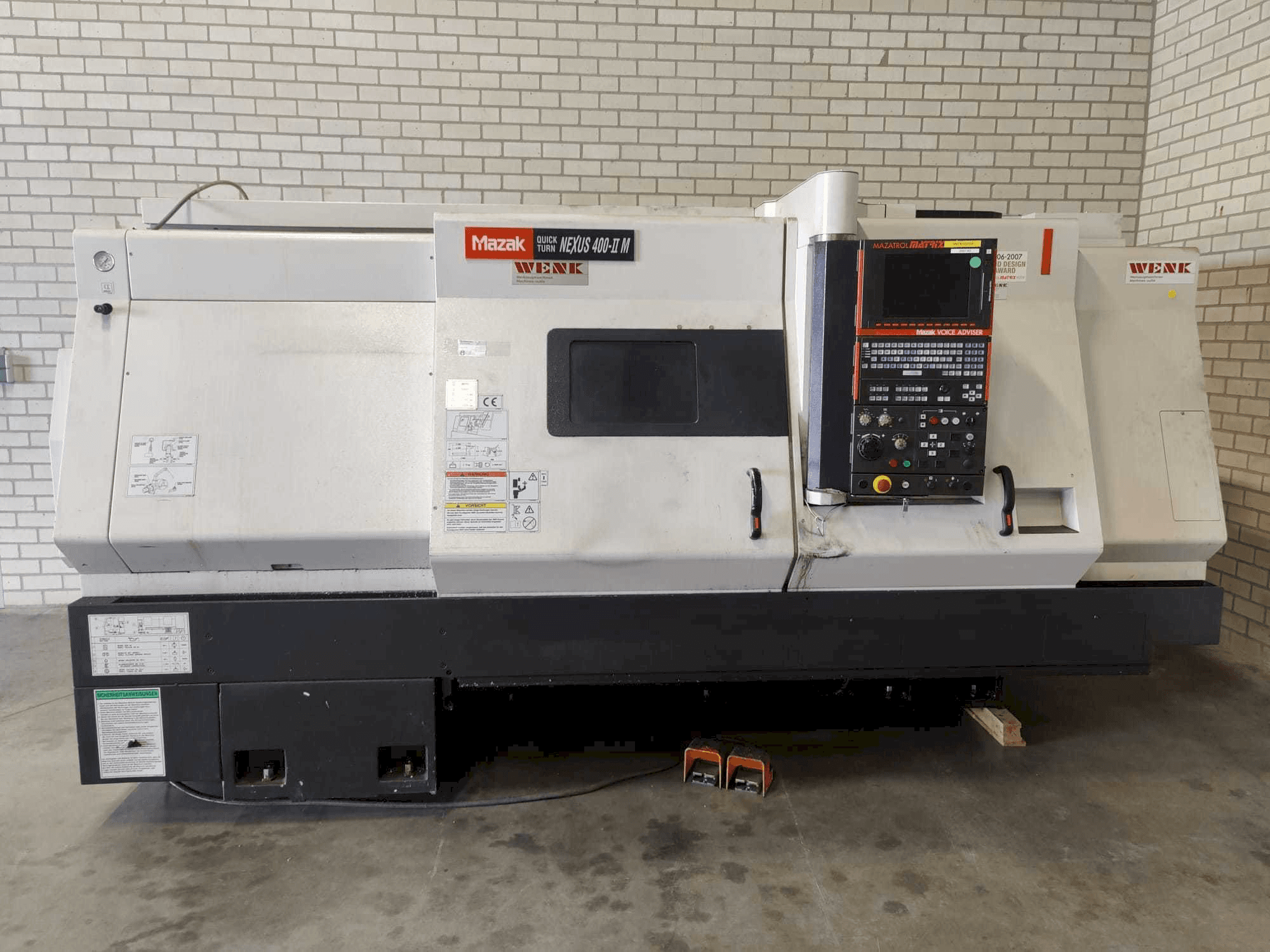 Vooraanzicht van Mazak Quick Turn Nexus 400-II M machine
