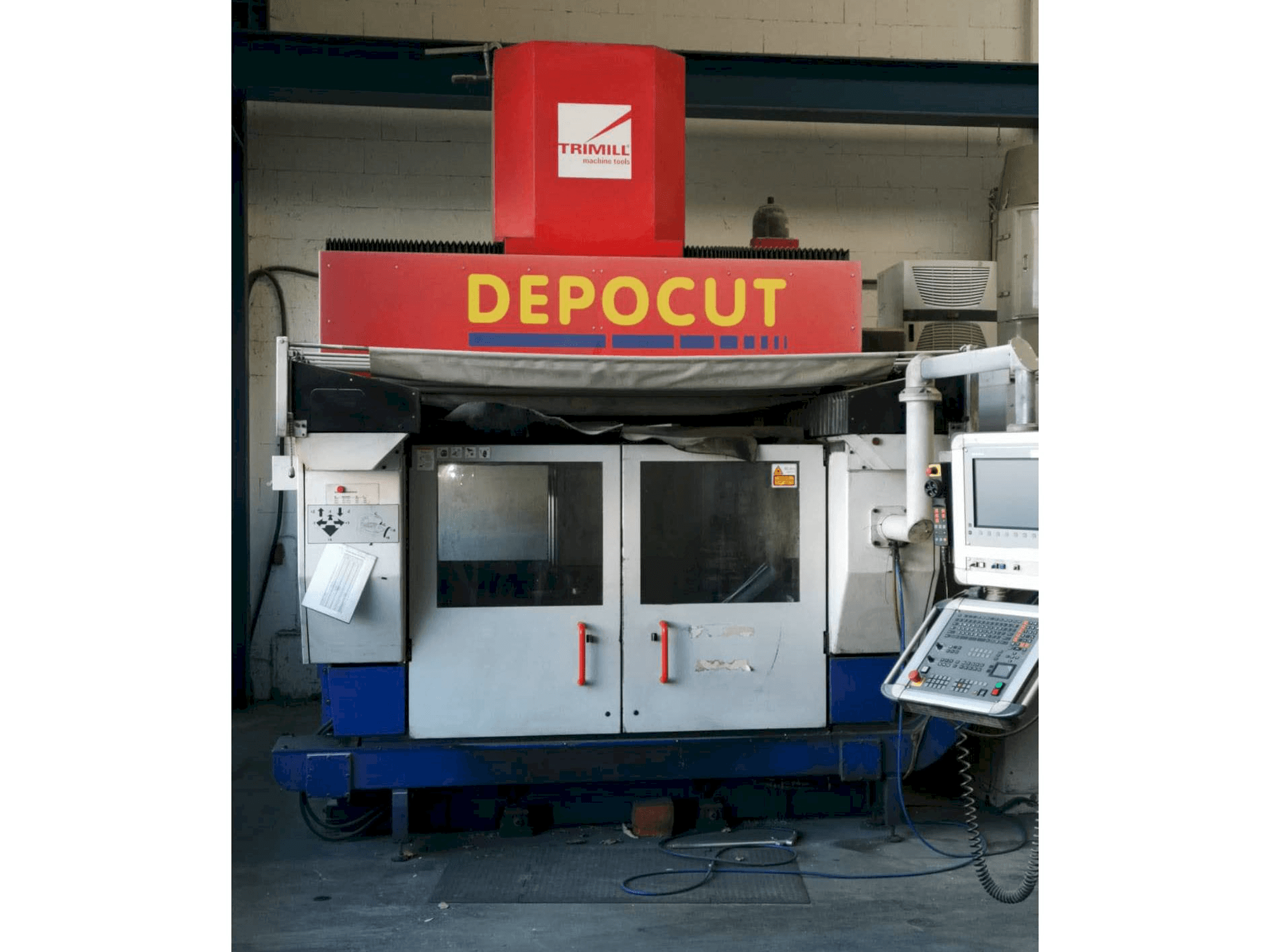 Vooraanzicht van TRIMILL DEPOCUT 2012 machine