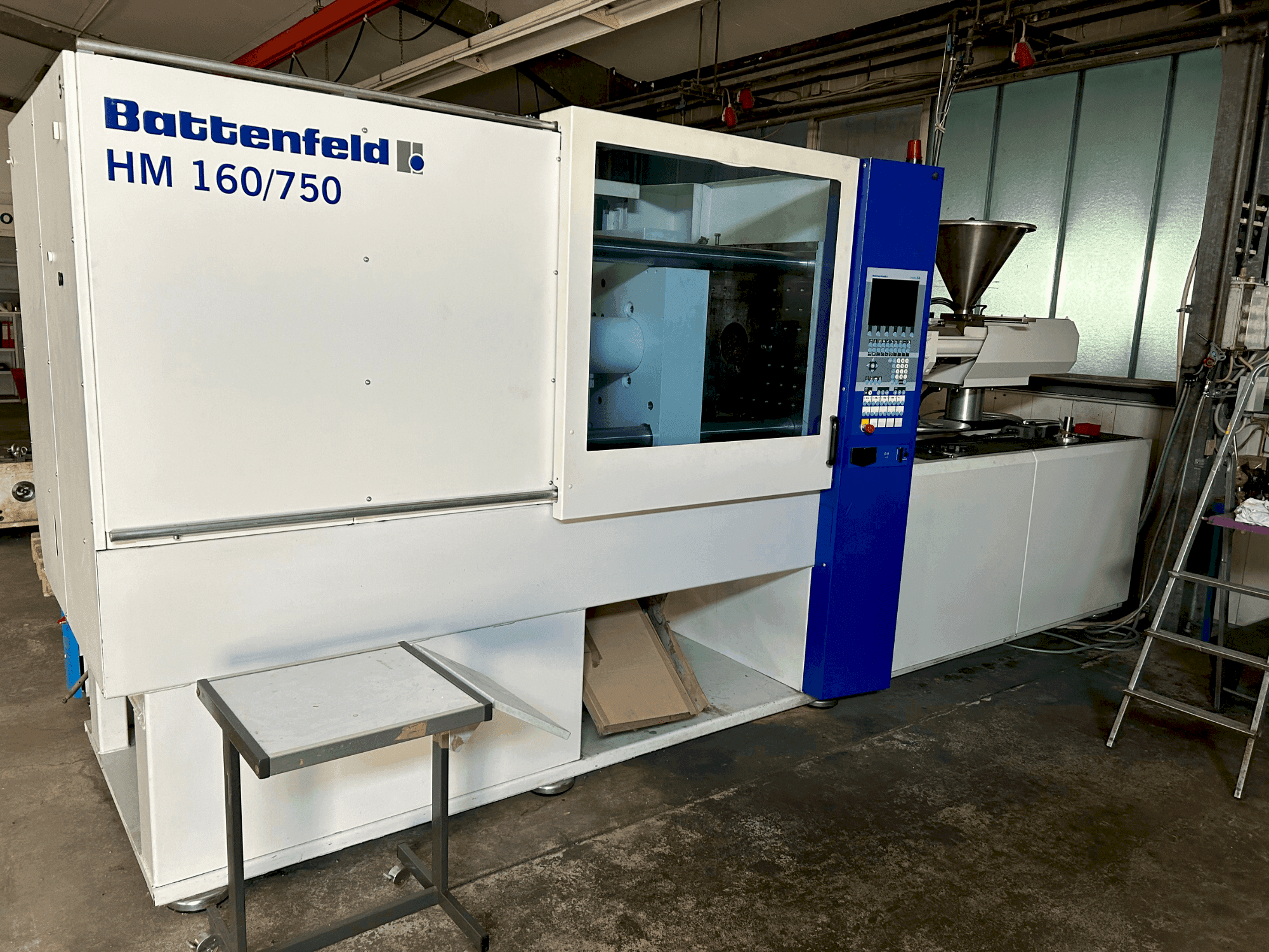 Vooraanzicht van Battenfeld HM160/750E machine