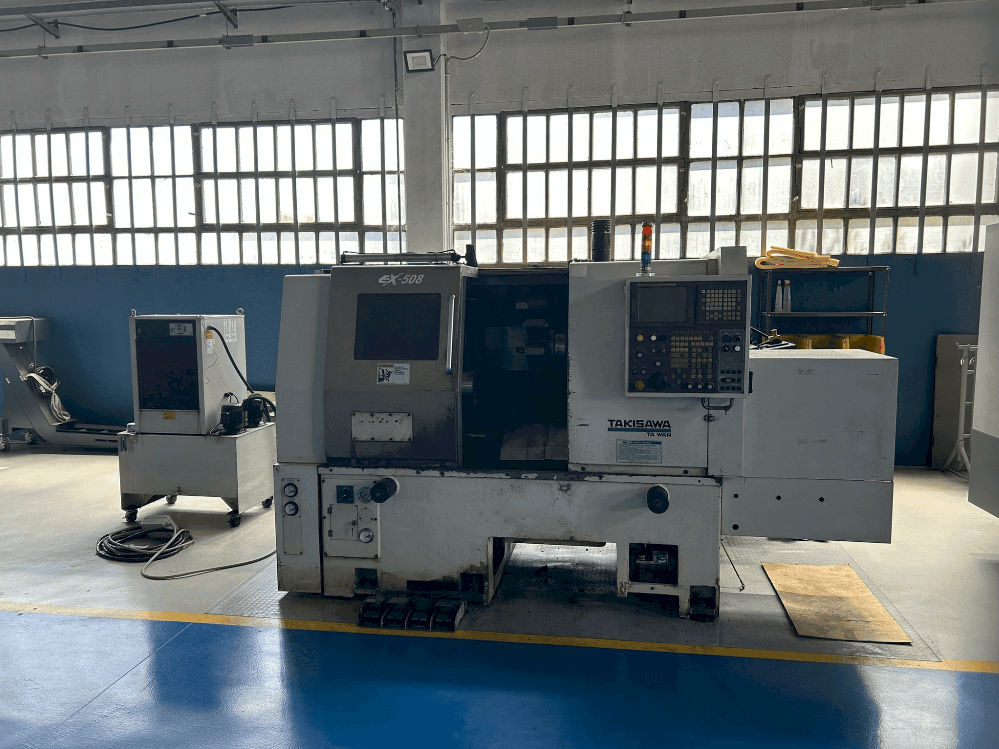 Vooraanzicht van Takisawa EX-508 machine
