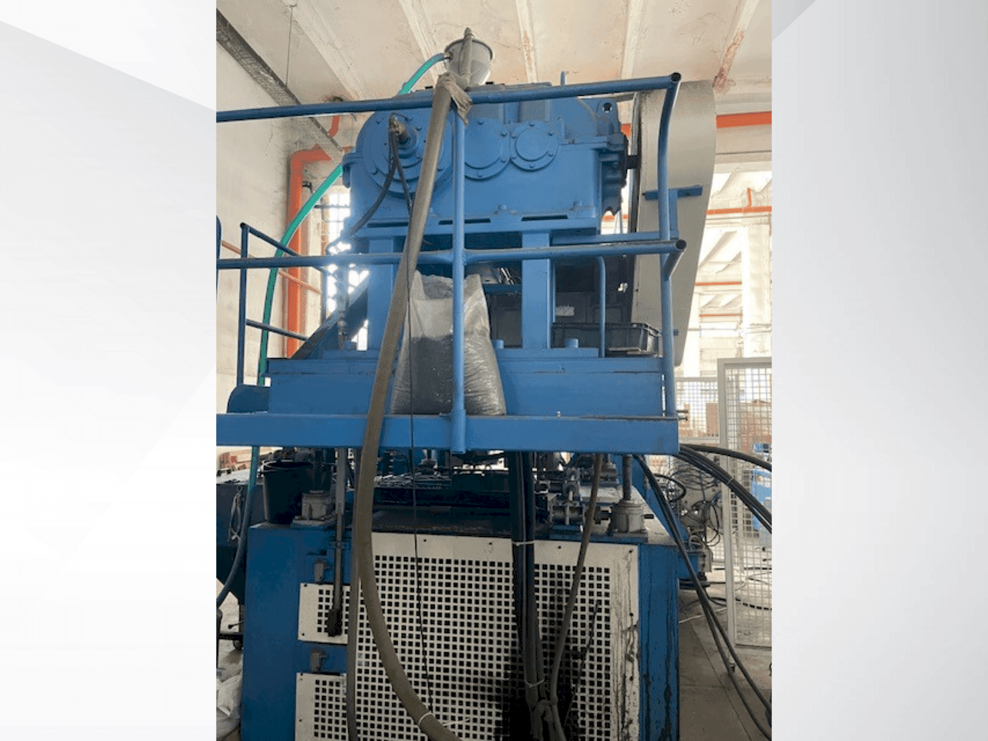 Vooraanzicht van KAUTEX KEB 120 machine