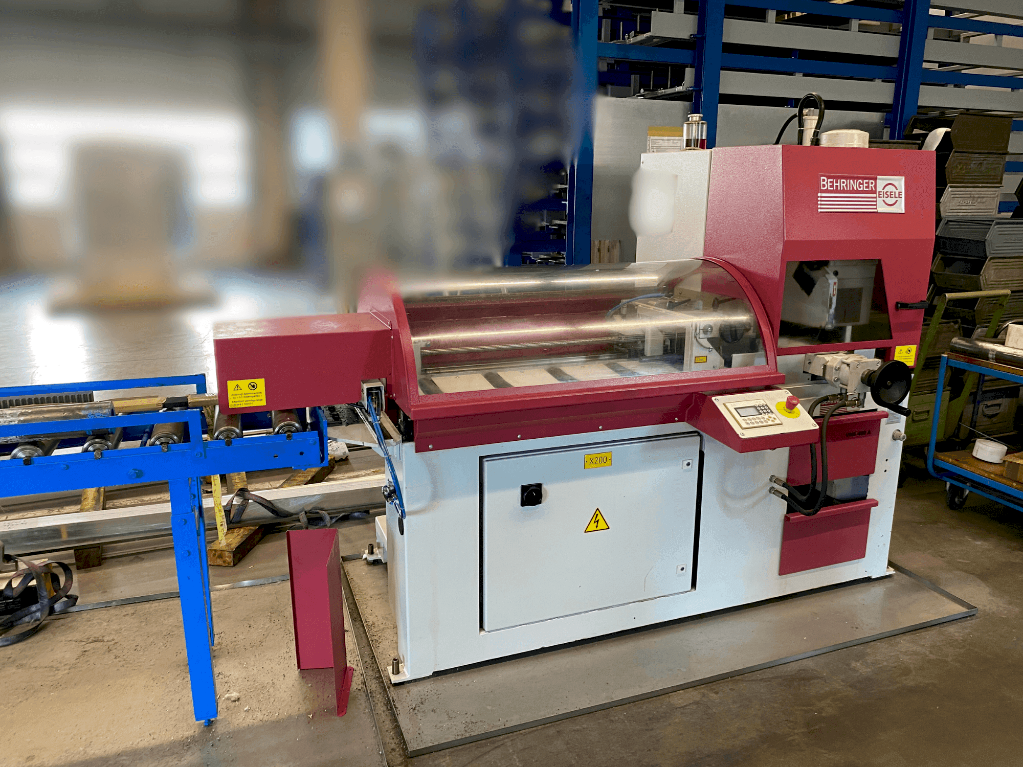 Vooraanzicht van Behringer VMS 400-A machine