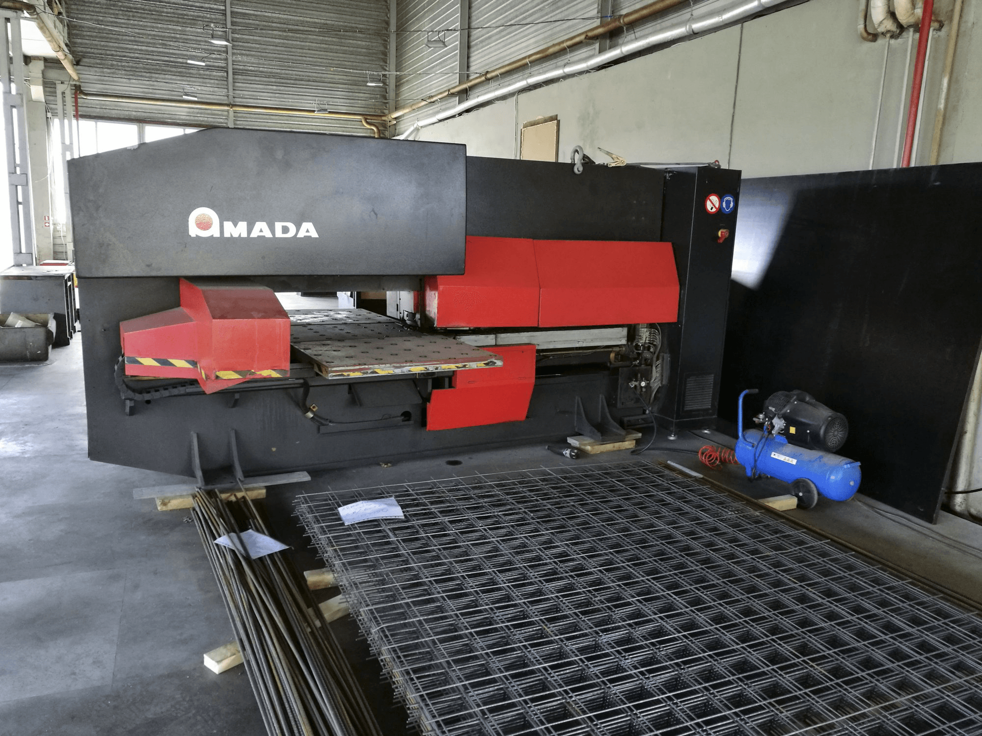 Vooraanzicht 1 van AMADA EUROPE 245 machine