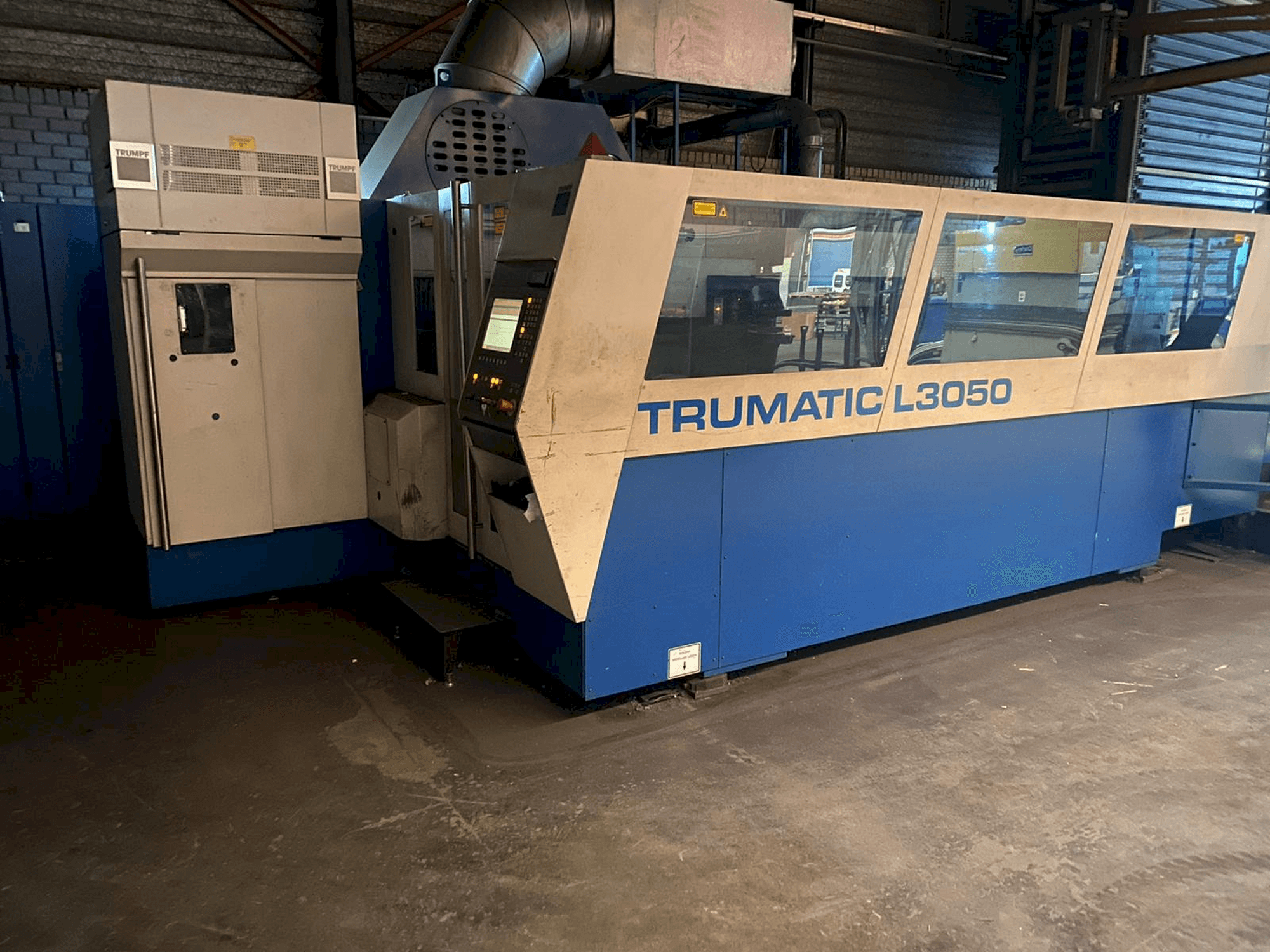 Vooraanzicht van Trumpf Trumatic L3050 machine
