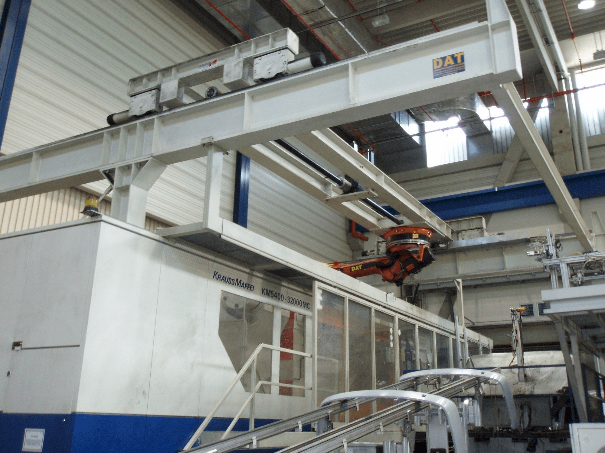 Vooraanzicht van Krauss Maffei 5400-32000 MC machine