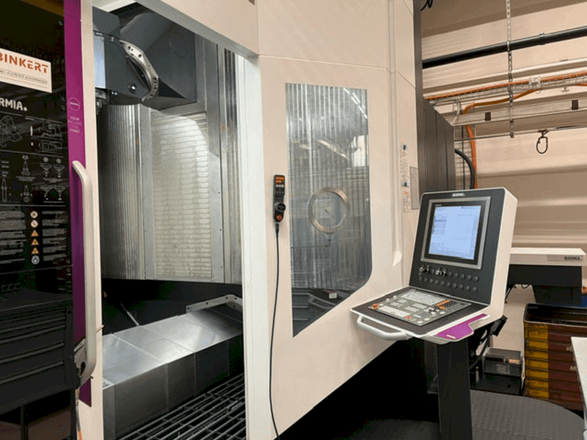 Vooraanzicht van IBARMIA THC 22 Extreme machine