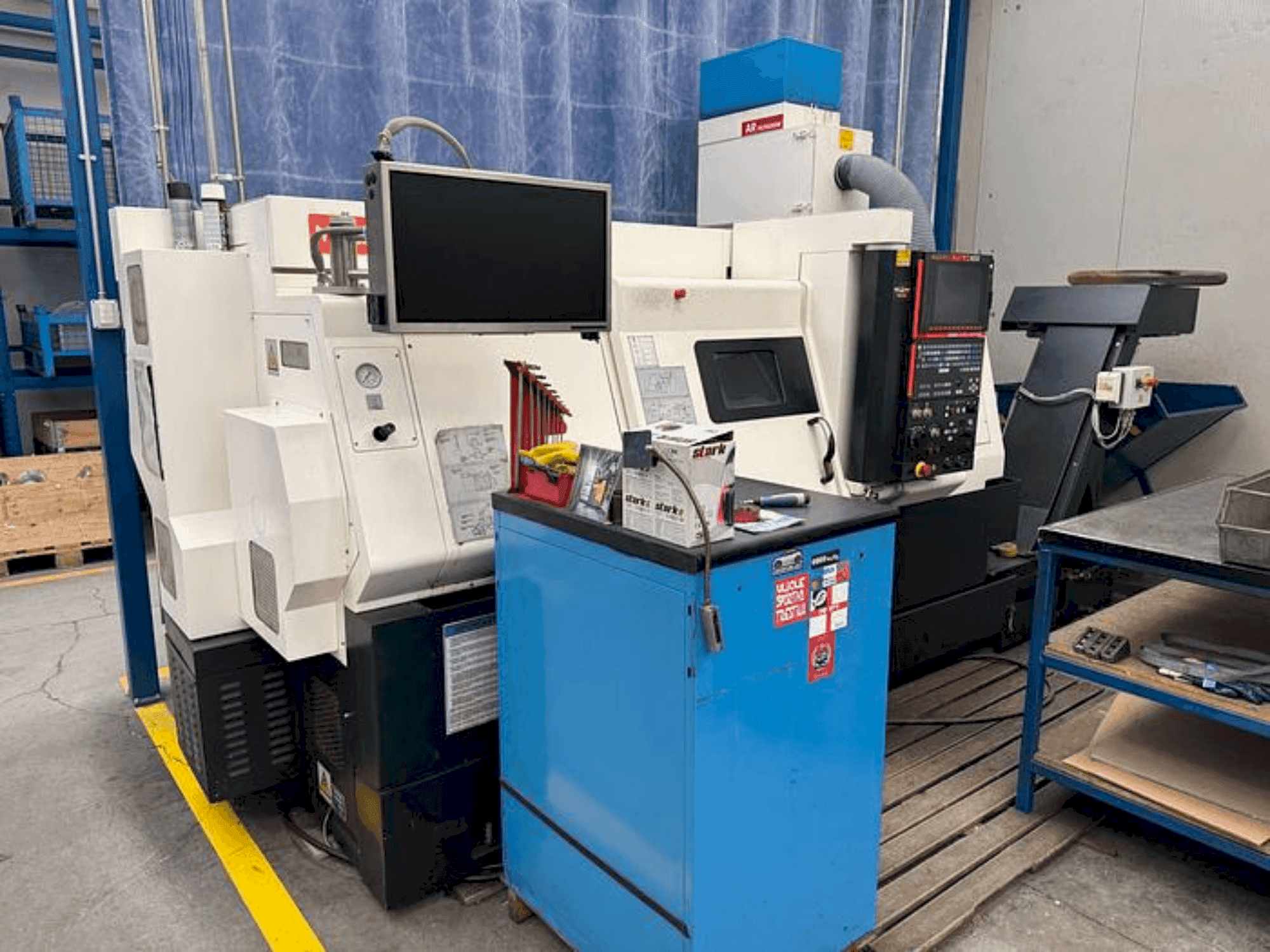 Vooraanzicht van Mazak QTN 250 M X 1000 machine