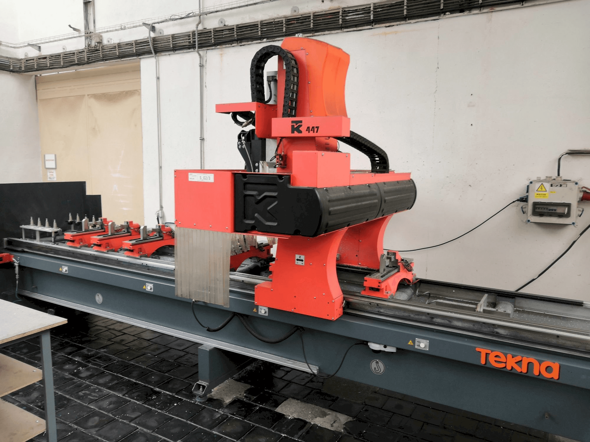 Vooraanzicht van Tekna TK447/4 machine