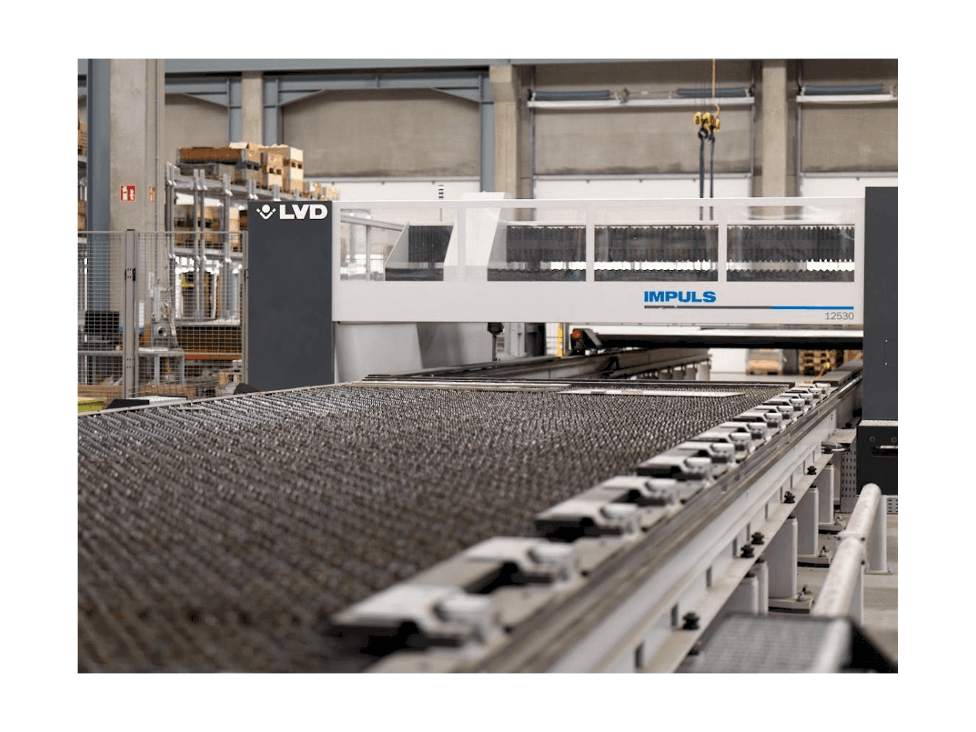 Vooraanzicht van LVD Impuls 12530 machine