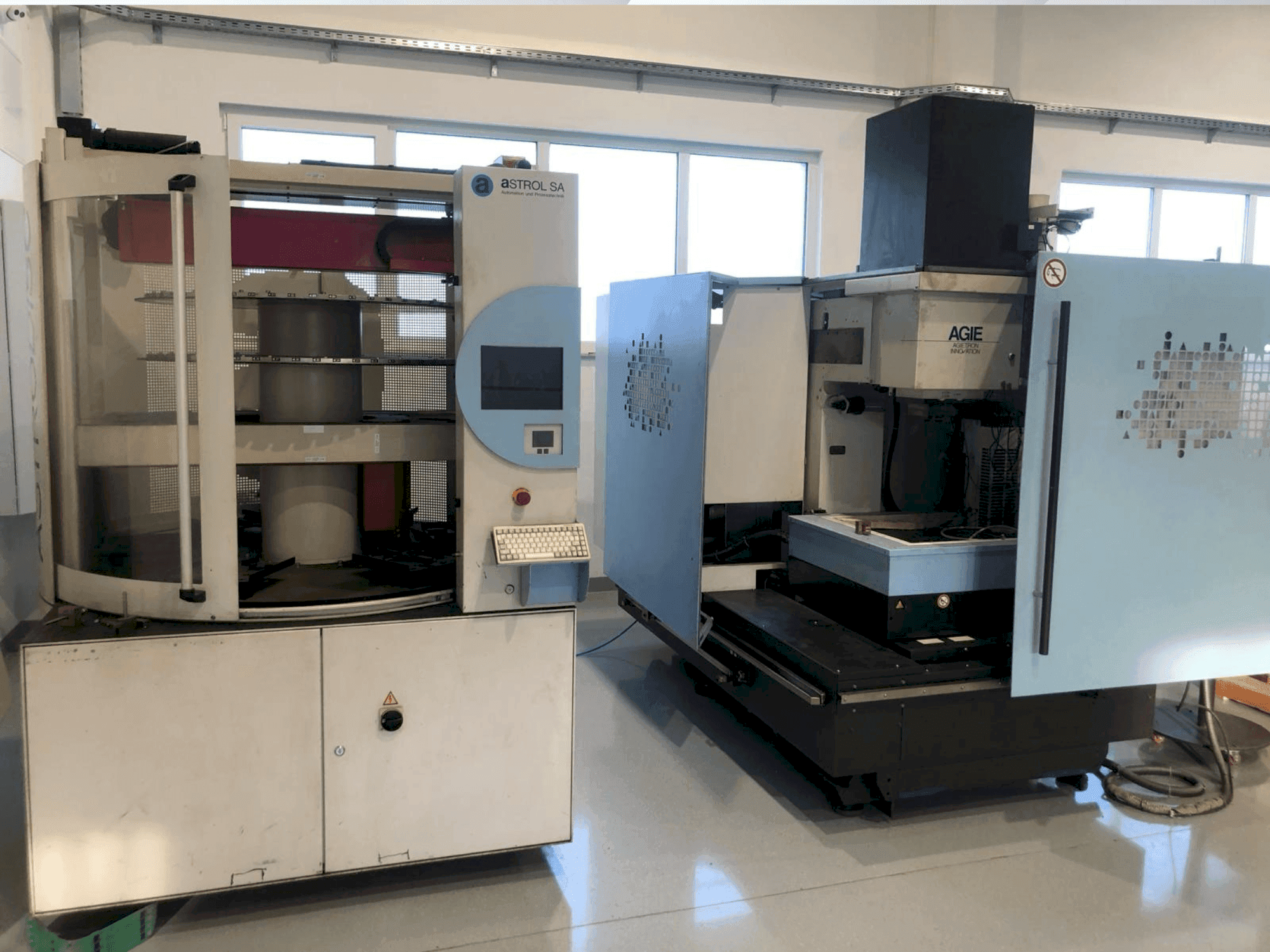 Vooraanzicht van AGIE AGIETRON Innovation 2 machine