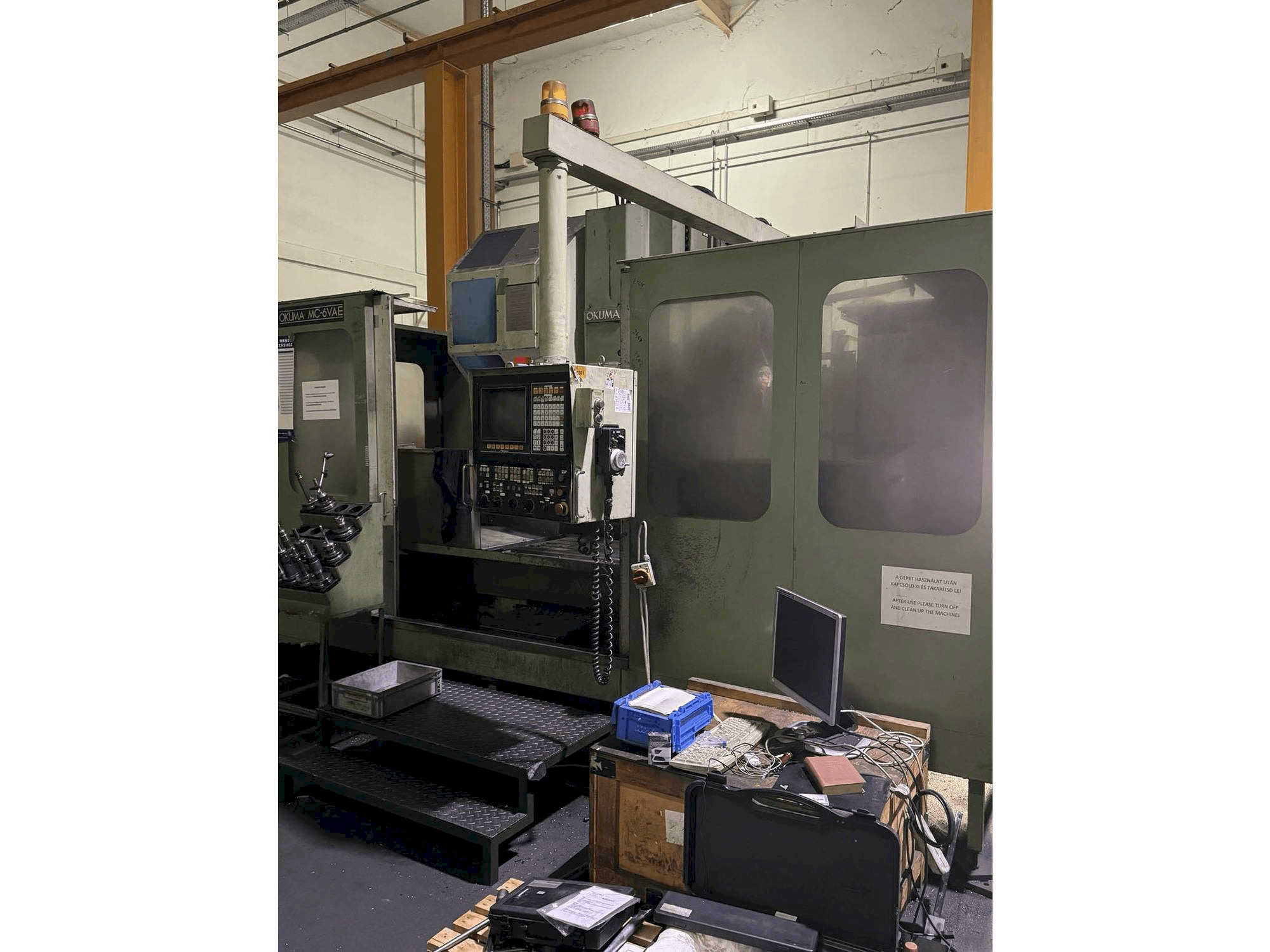 Vooraanzicht van Okuma MC - 6VAE machine
