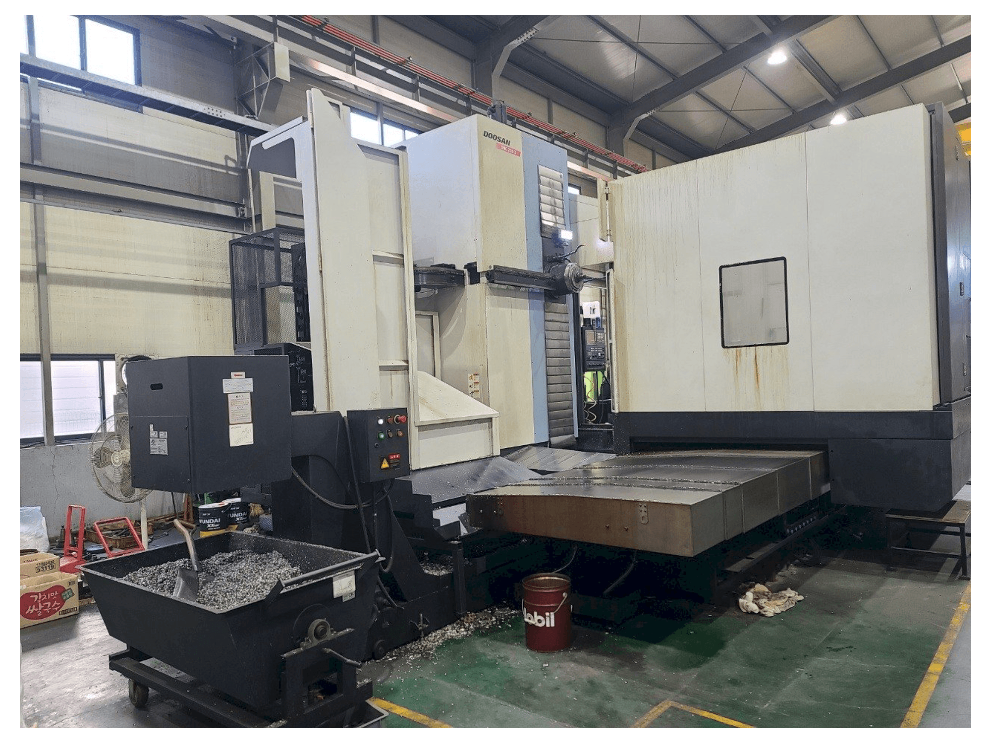 Vooraanzicht van Doosan DBC250II machine