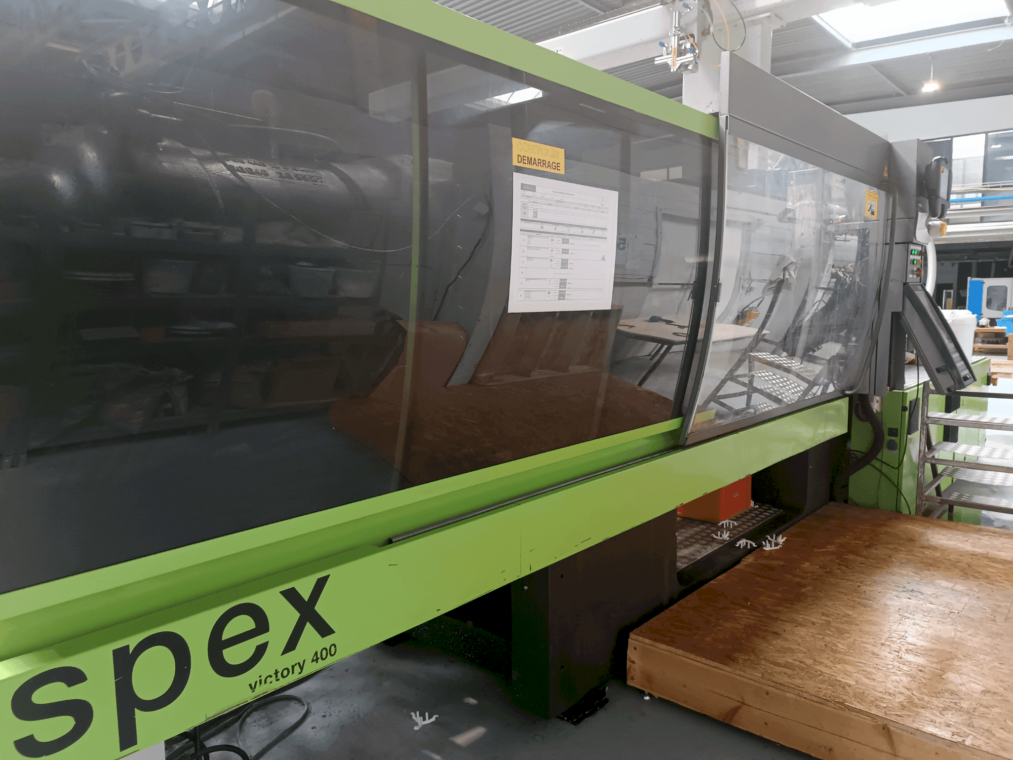 Vooraanzicht van Engel Victory 1350 400HL Spex machine