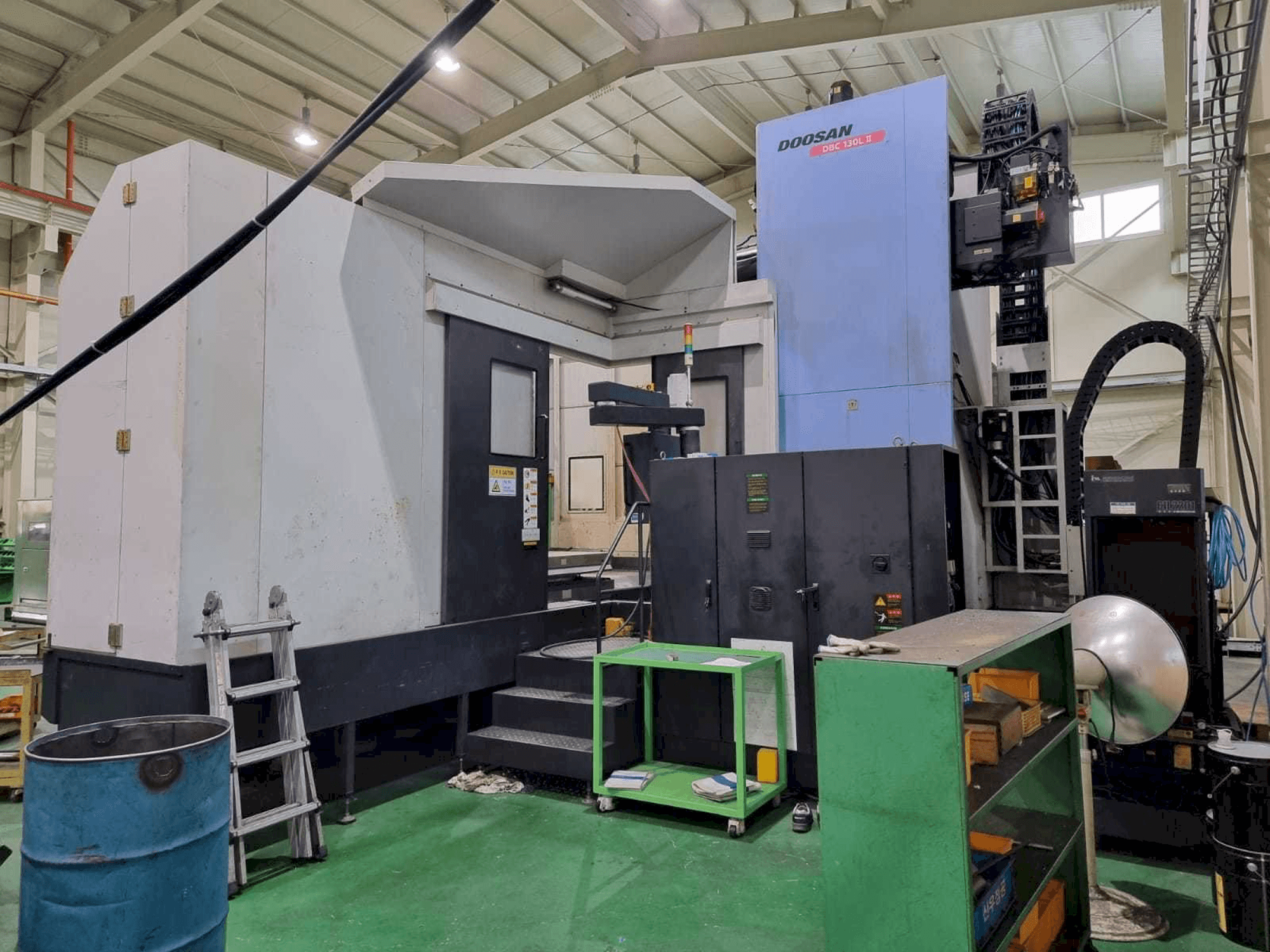 Vooraanzicht van Doosan DBC 130L II machine