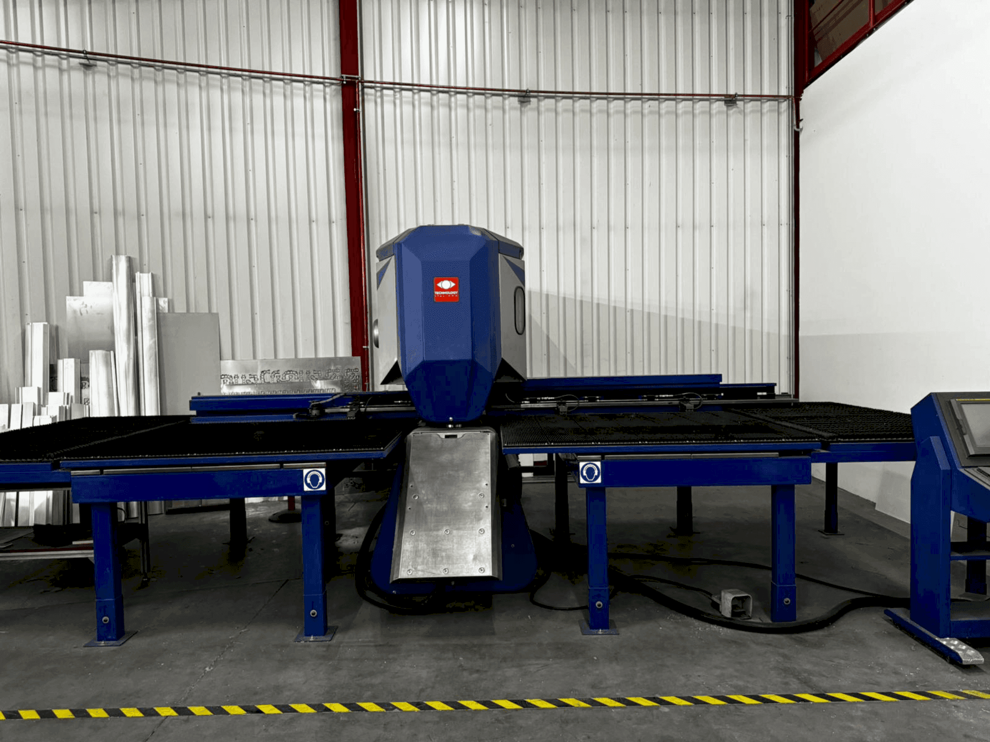 Vooraanzicht van TECHNOLOGY Tecnotransfer 1500x3000 machine