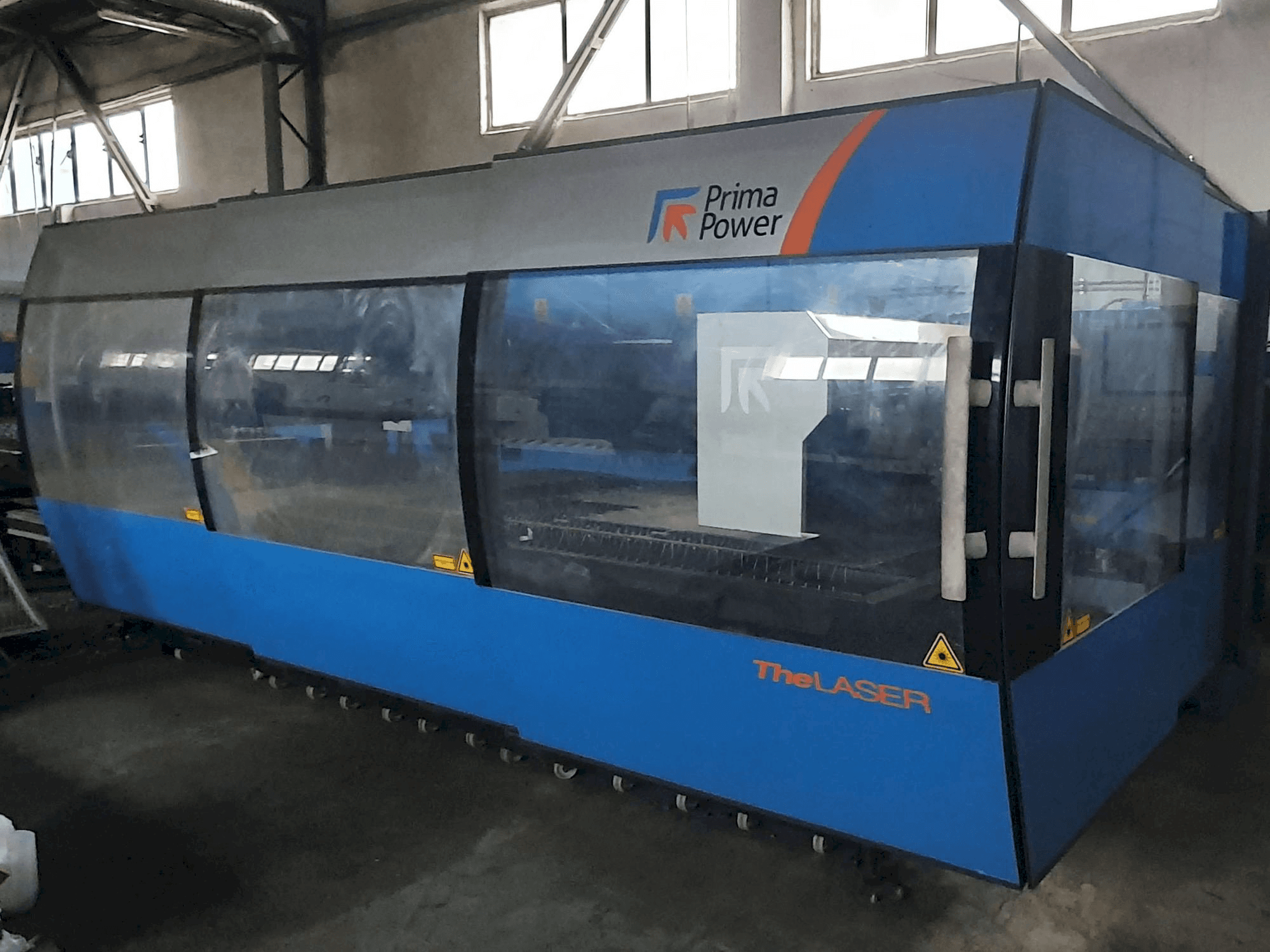 Vooraanzicht van Prima Power Platino 1530 machine