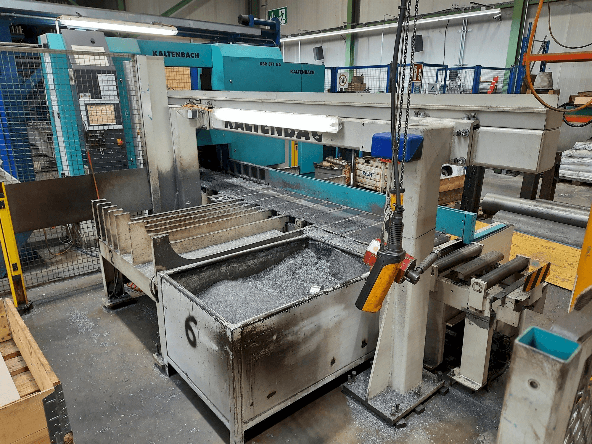 Vooraanzicht van KALTENBACH KBR 371 NA machine