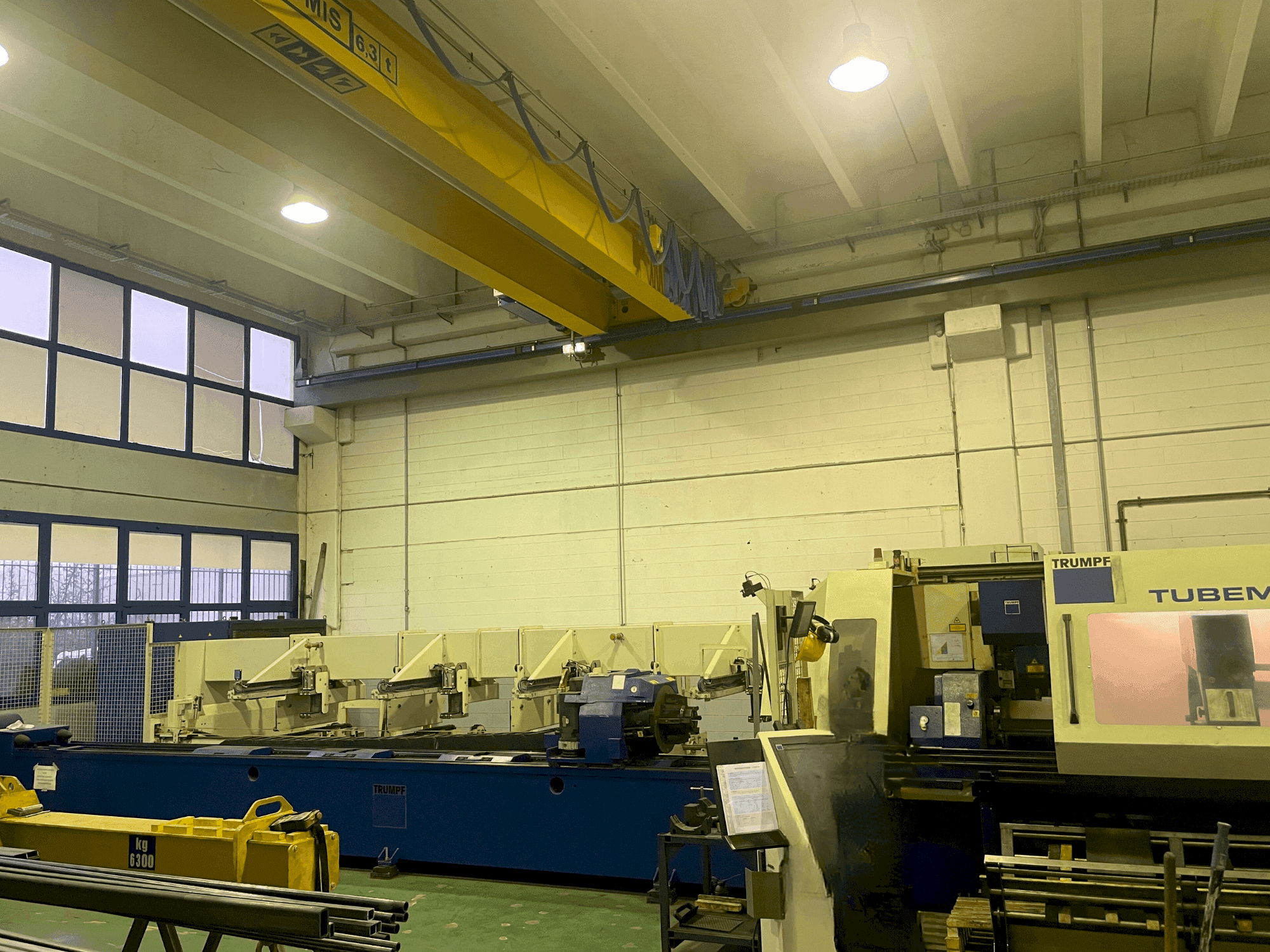 Vooraanzicht van TRUMPF TUBEMATIC 3.2 kw machine