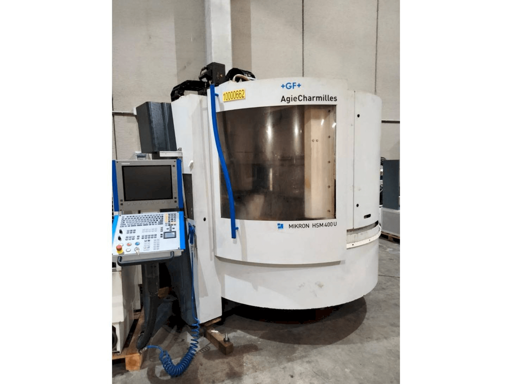 Vooraanzicht van MIKRON HSM 400 U machine