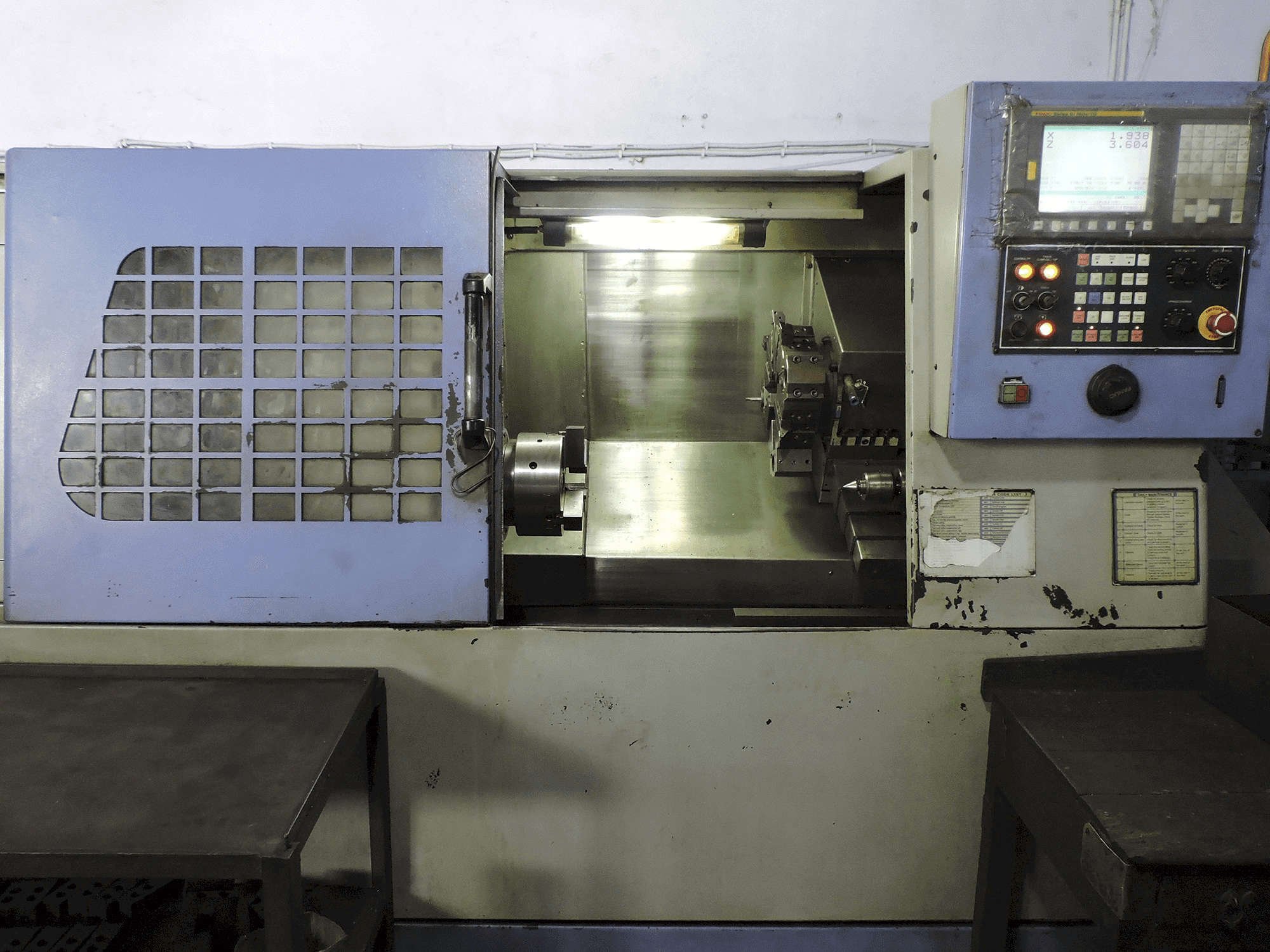 Vooraanzicht van Macpower VX-200 machine