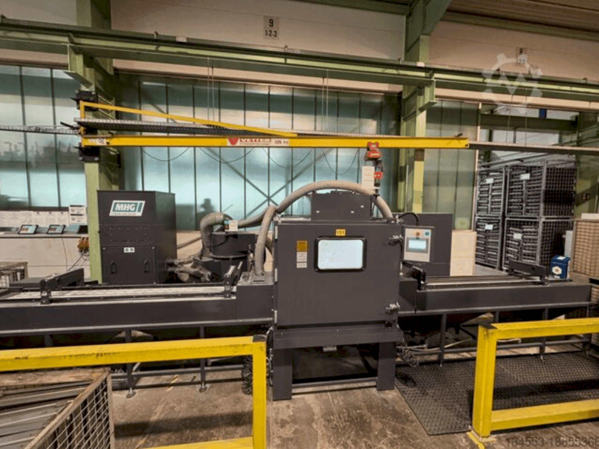 Vooraanzicht van MHG SMG 160 machine