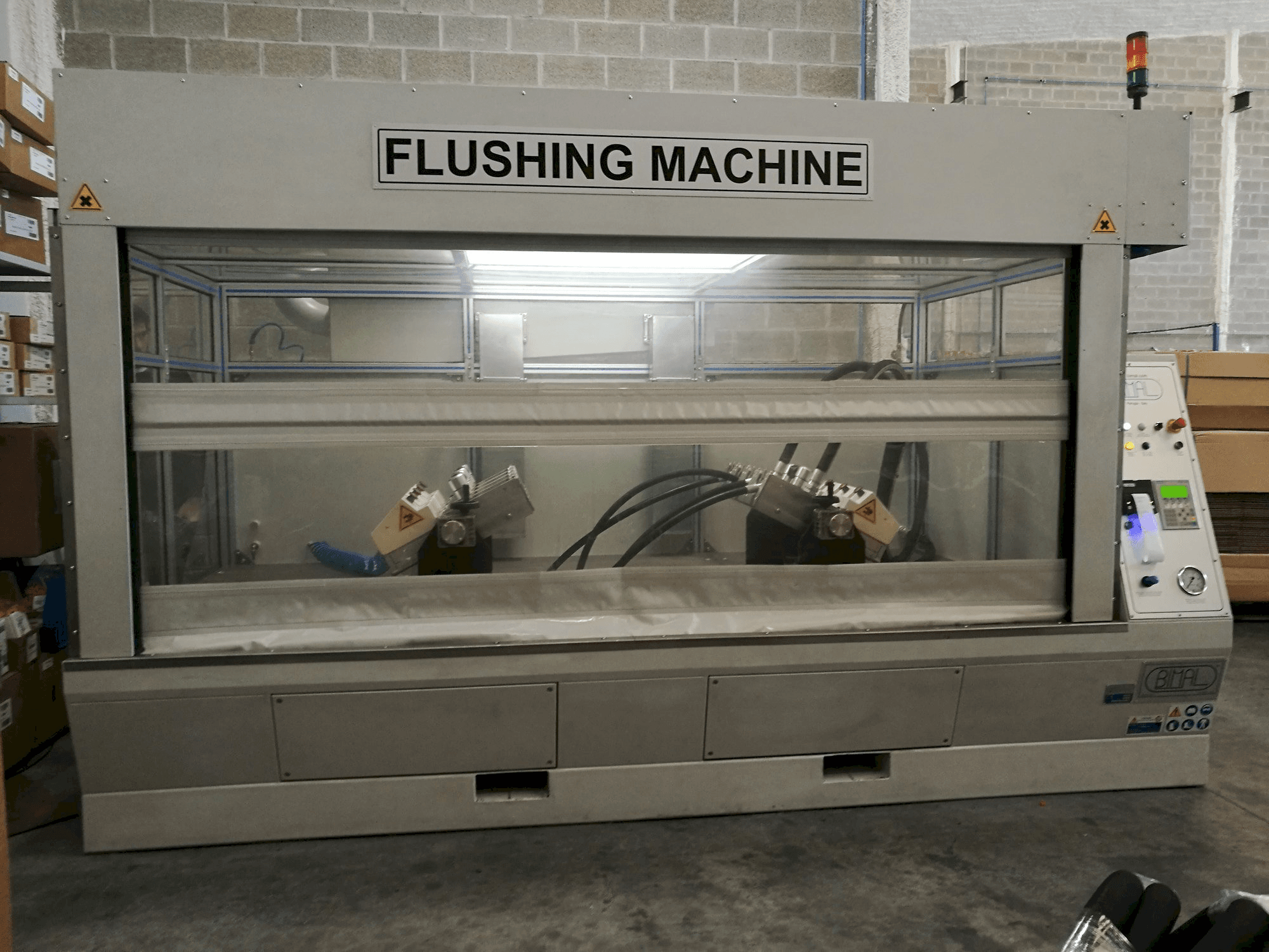 Vooraanzicht van BIMAL Flush 4 machine