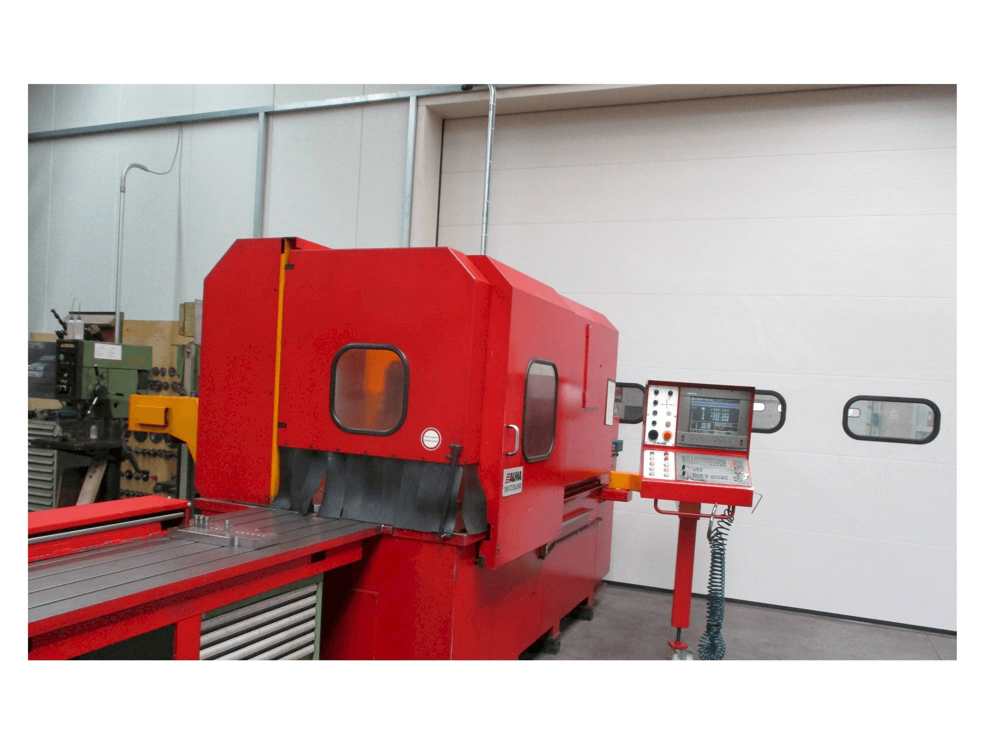 Vooraanzicht van ALMA SWITZERLAND Alma Hbz-500 machine