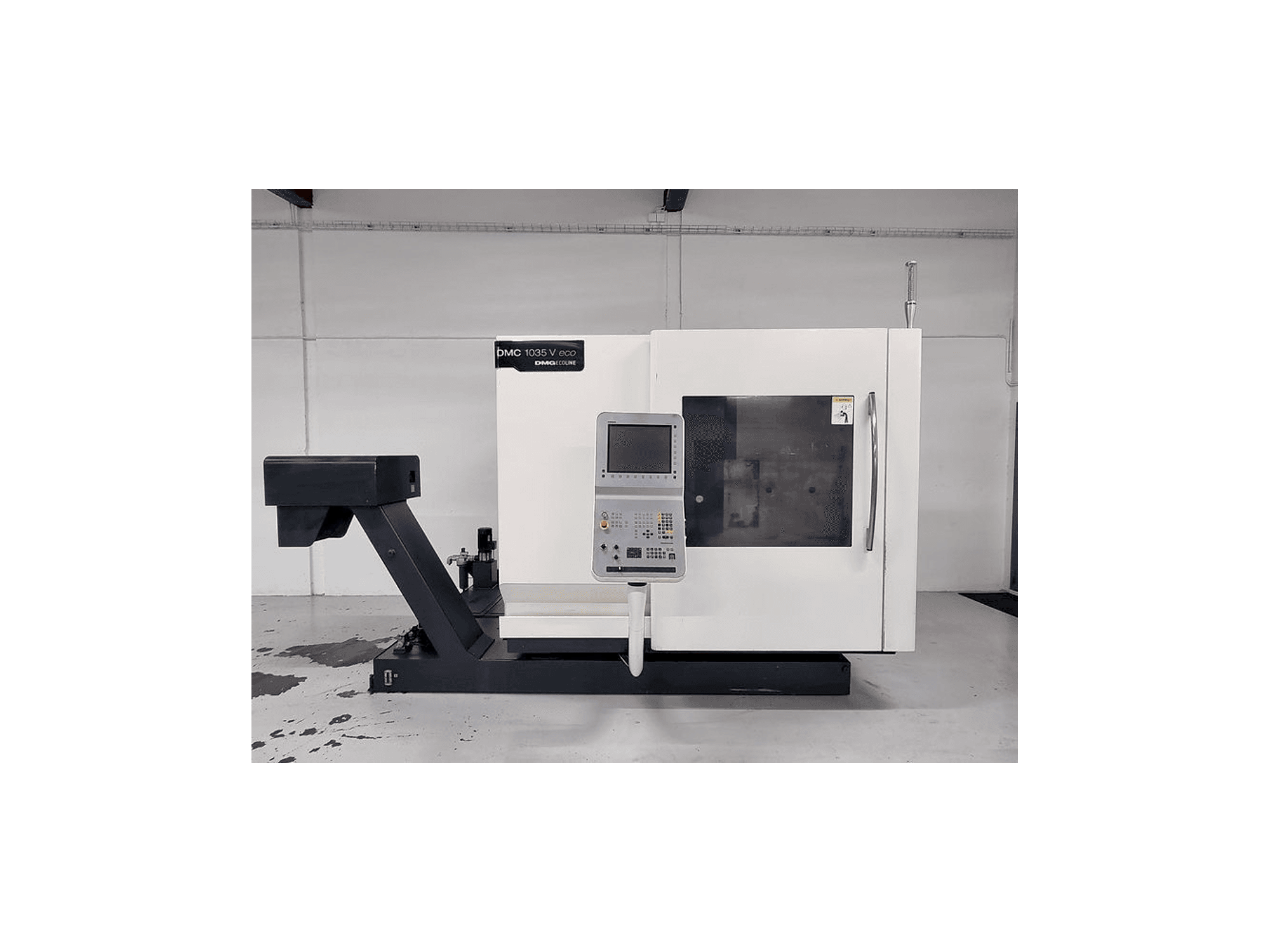 Vooraanzicht van DMG MORI DMC 1035 V eco machine