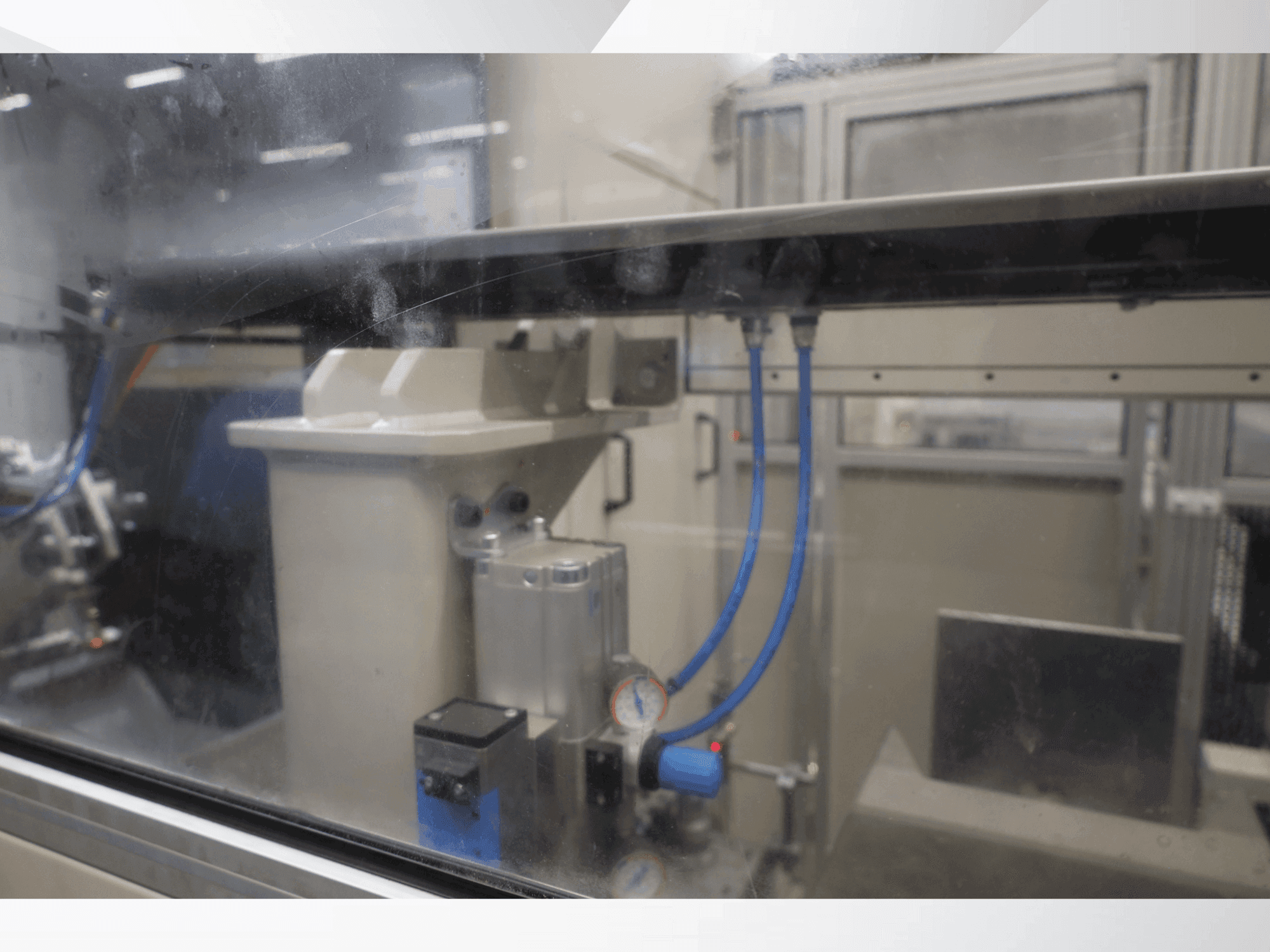 Vooraanzicht van PROFILATOR DV370-HL-05 machine