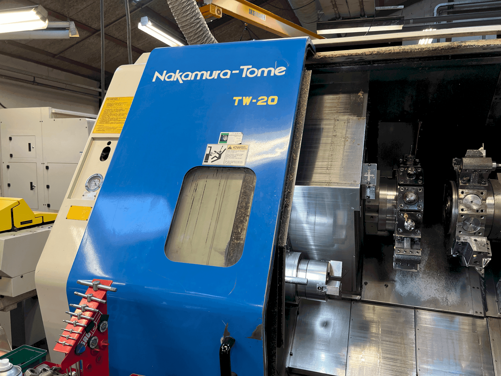 Vooraanzicht van NAKAMURA TW-20 machine