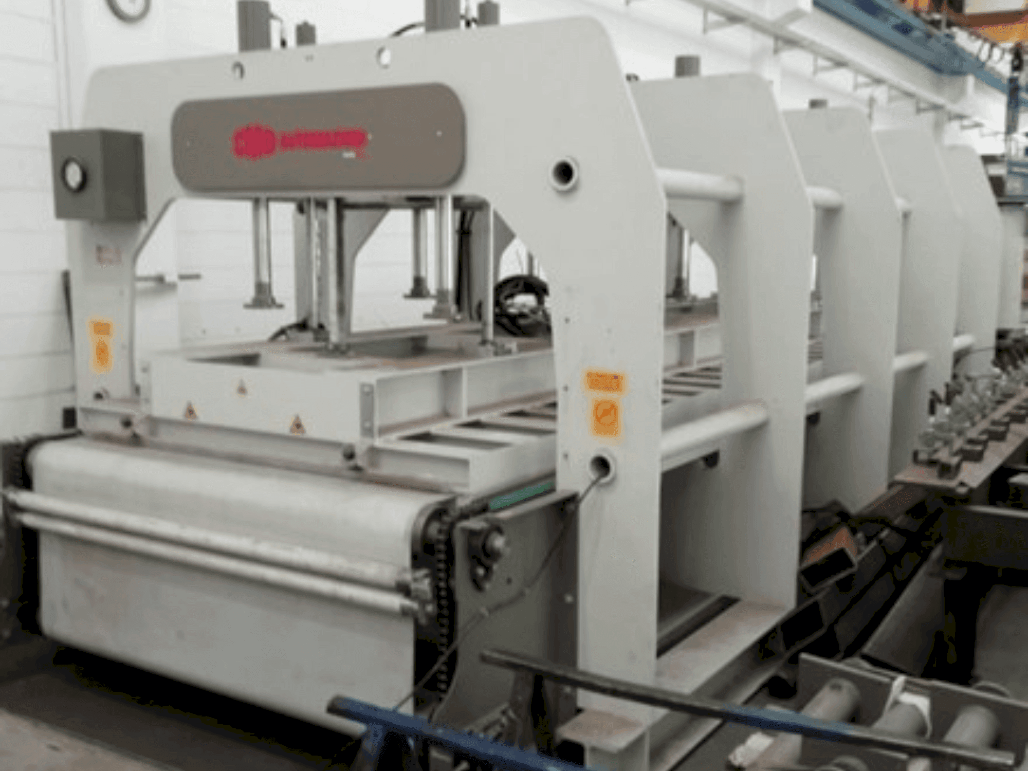 Vooraanzicht van CMB PFR-CCL machine