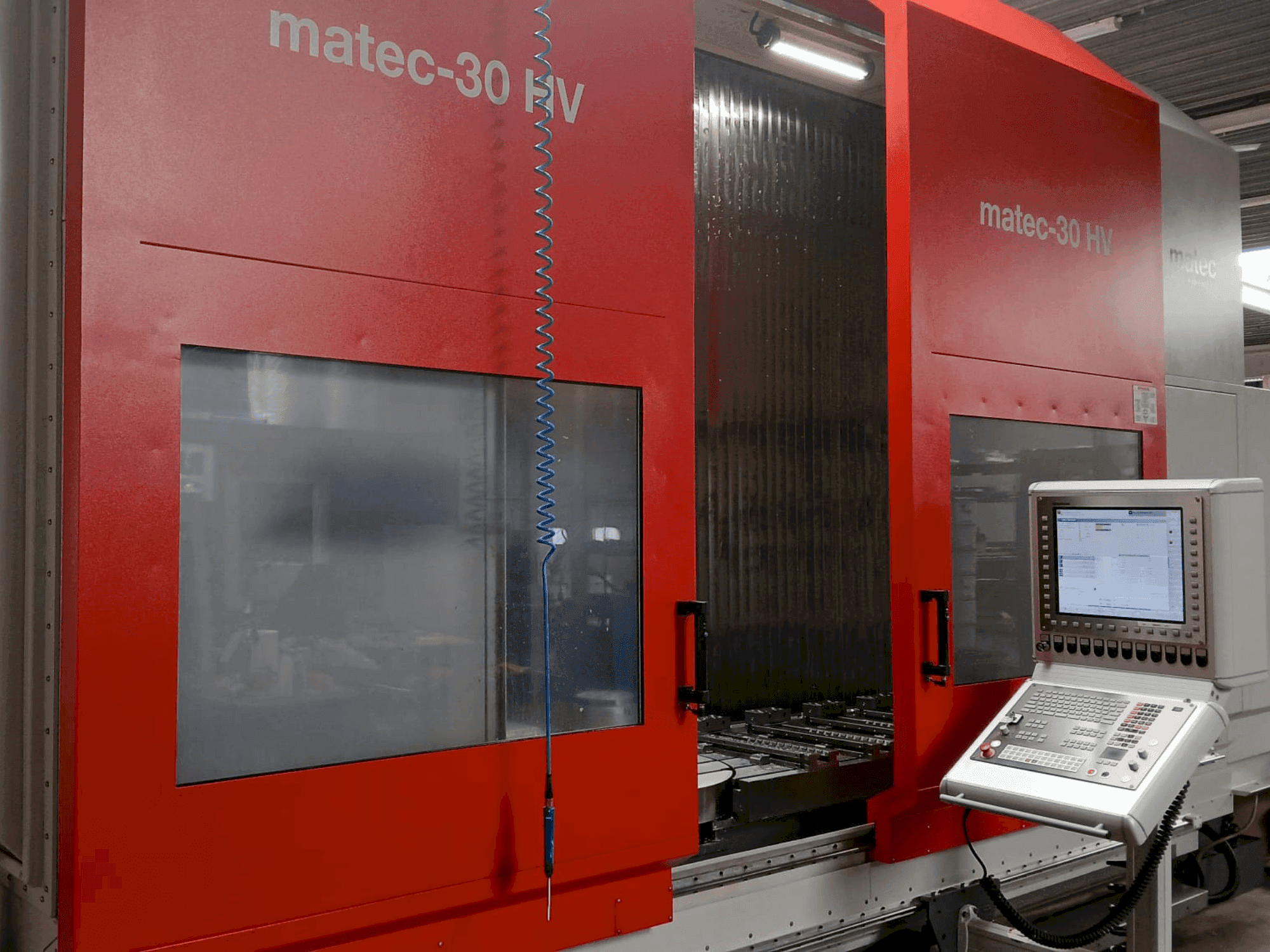 Vooraanzicht van Matec 30 HV machine