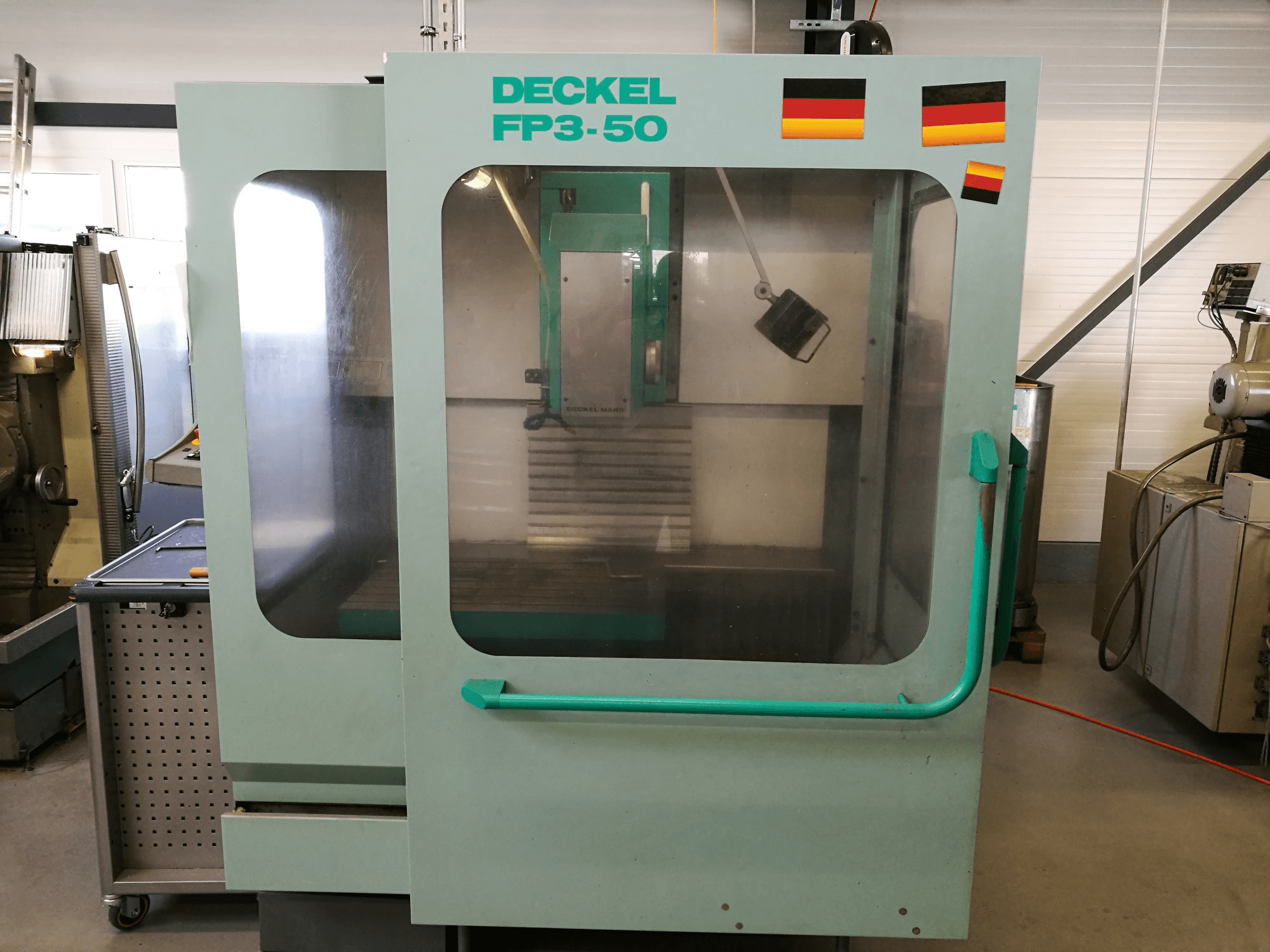 Vooraanzicht van DECKEL FP3-50 machine
