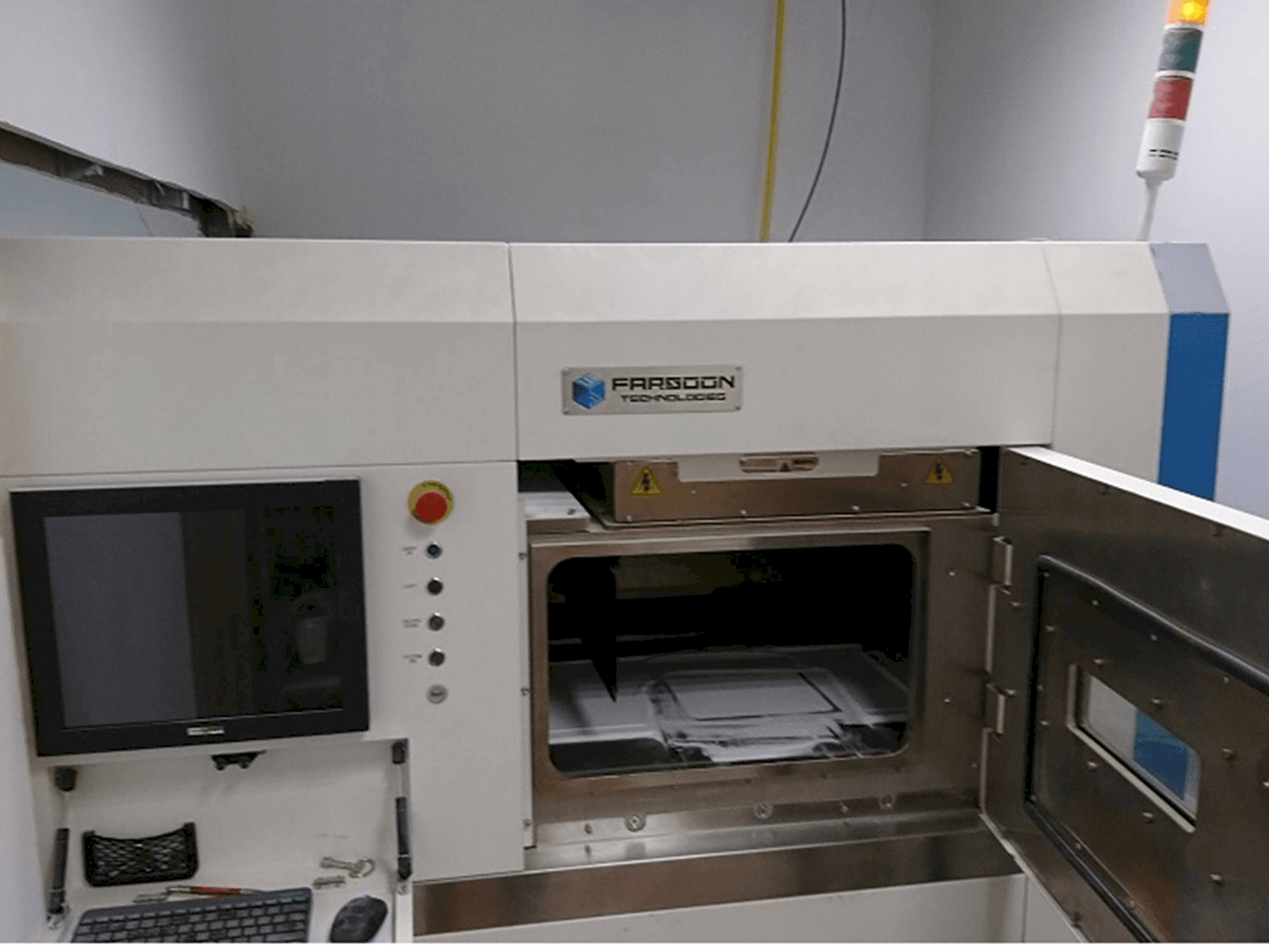 Vooraanzicht van FARSOON eForm machine