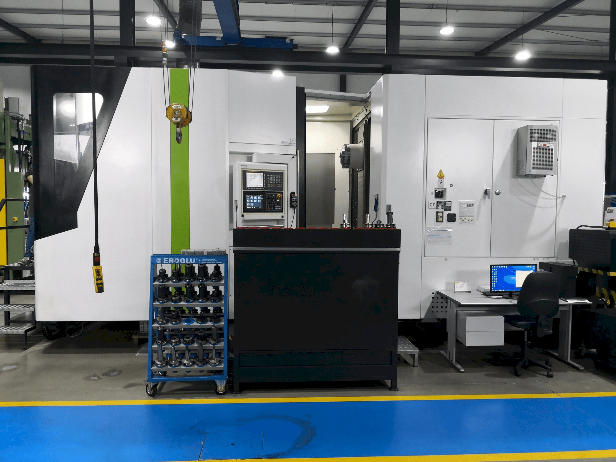 Vooraanzicht van Hartford HMC-10 machine