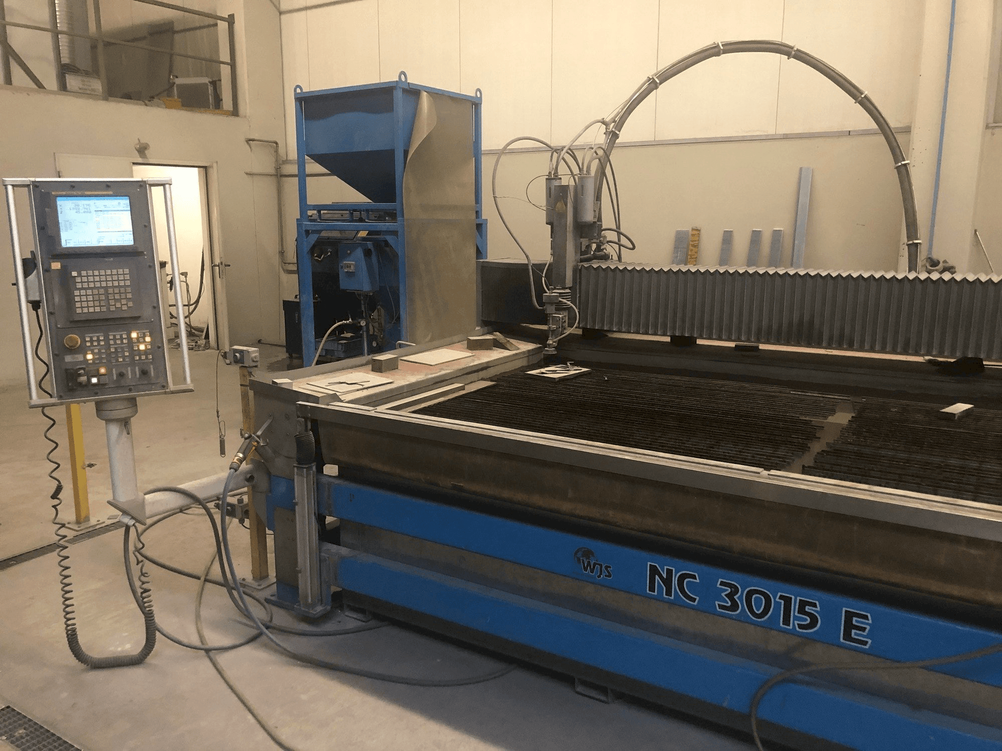 Vooraanzicht van WJS NC 3015 E machine