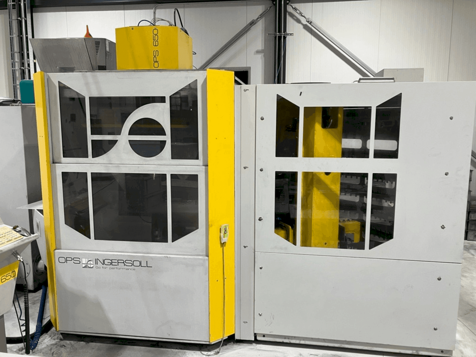 Vooraanzicht van OPS INGERSOLL 650 machine